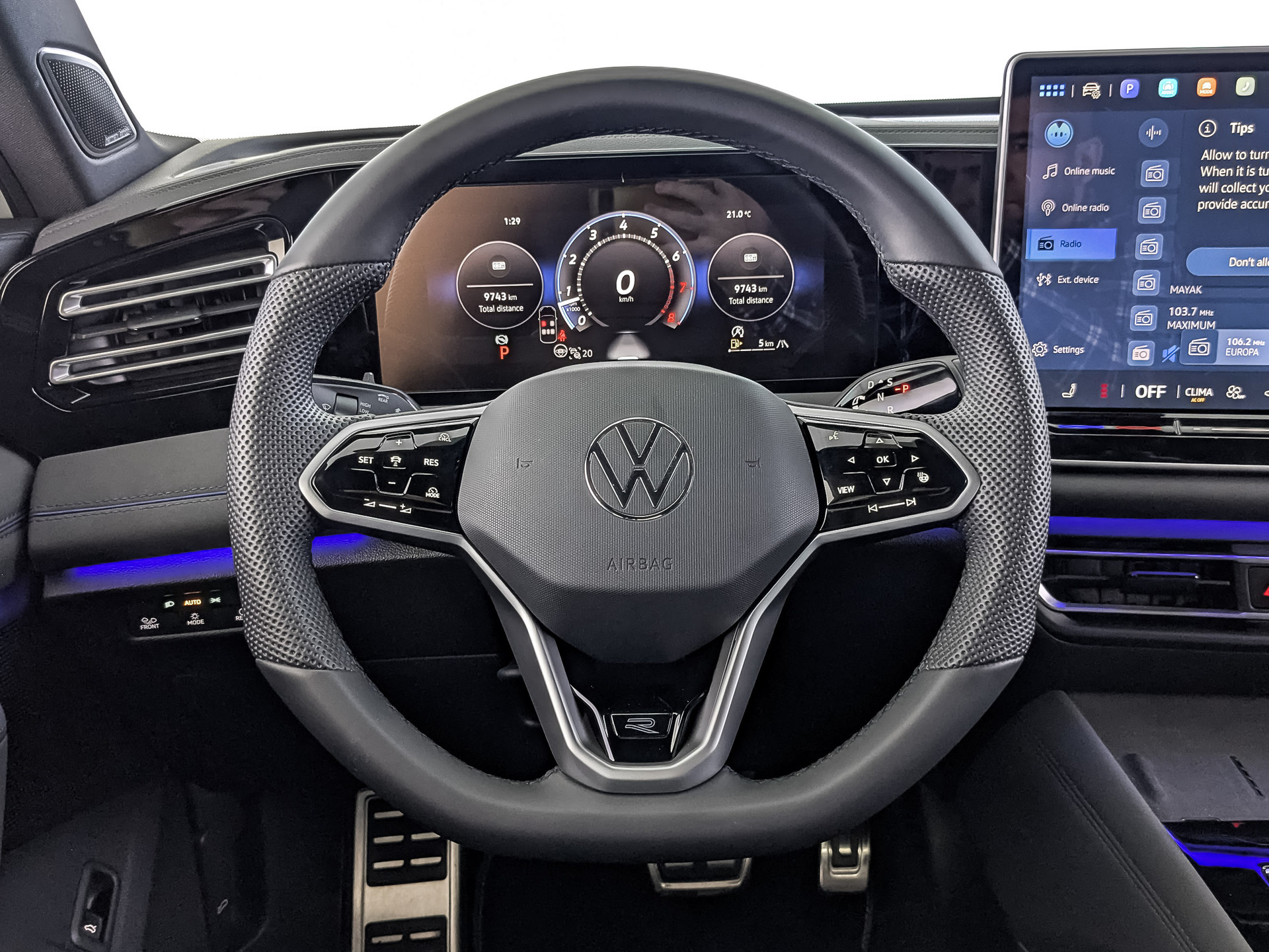 VOLKSWAGEN Tiguan 2.00 (220 л.с), автомат, 2025, пробег 9 741 км