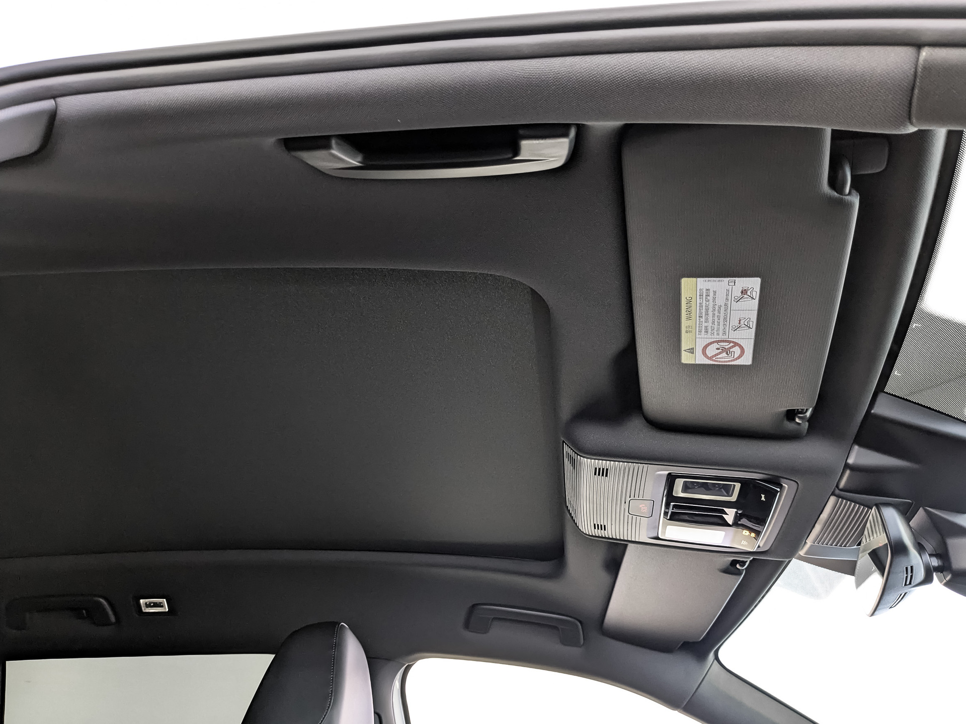 VOLKSWAGEN Tiguan 2.00 (220 л.с), автомат, 2025, пробег 9 741 км