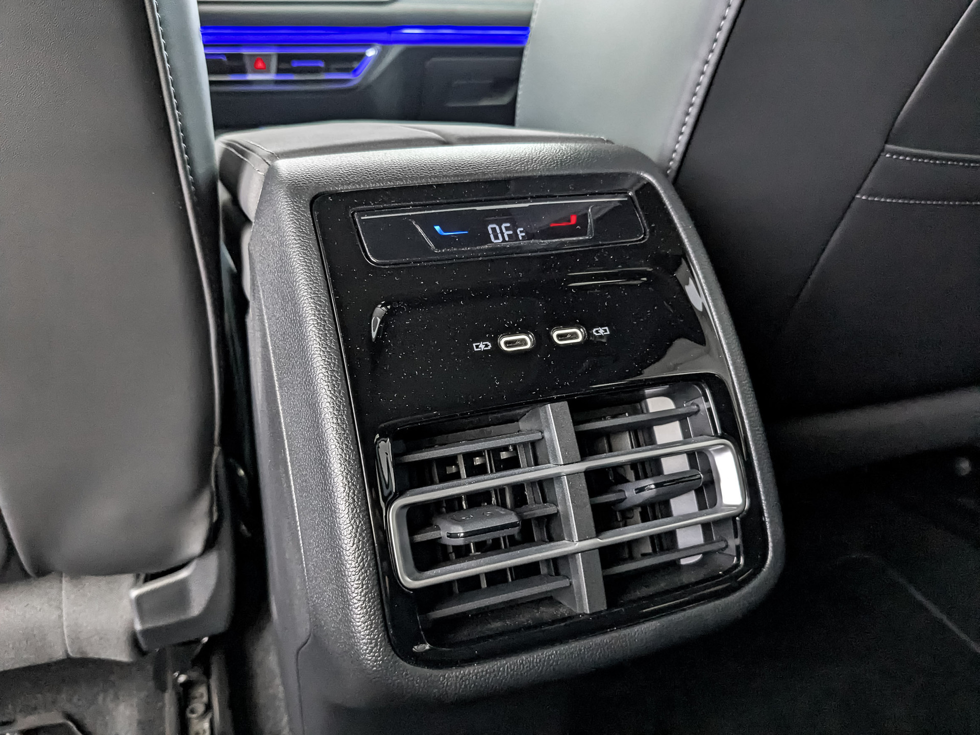 VOLKSWAGEN Tiguan 2.00 (220 л.с), автомат, 2025, пробег 9 741 км