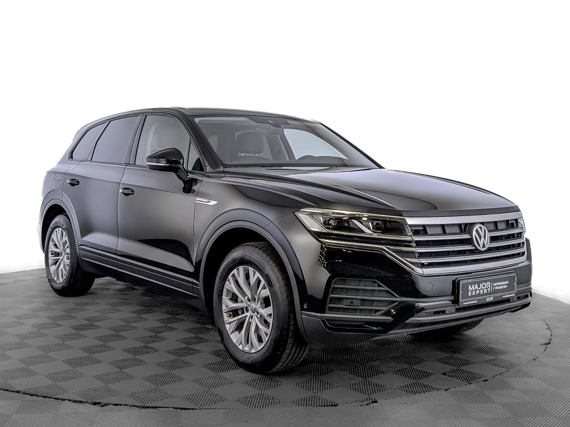 VOLKSWAGEN Touareg 2.00 (249 л.с), автомат, 2019, пробег 37 553 км