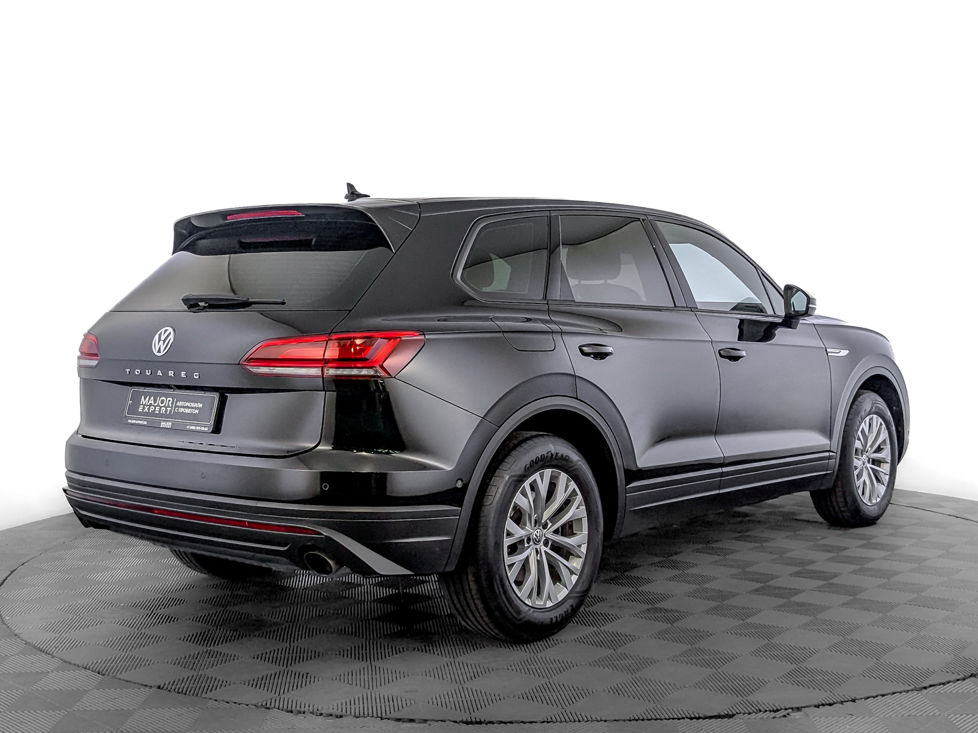 VOLKSWAGEN Touareg 2.00 (249 л.с), автомат, 2019, пробег 37 553 км