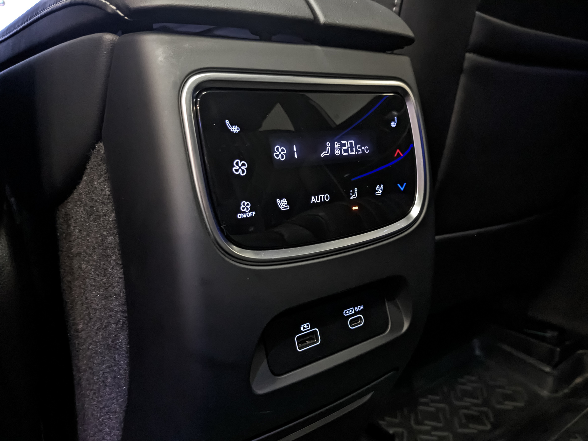 EXEED VX 2.00 (249 л.с), автомат, 2024, пробег 23 193 км