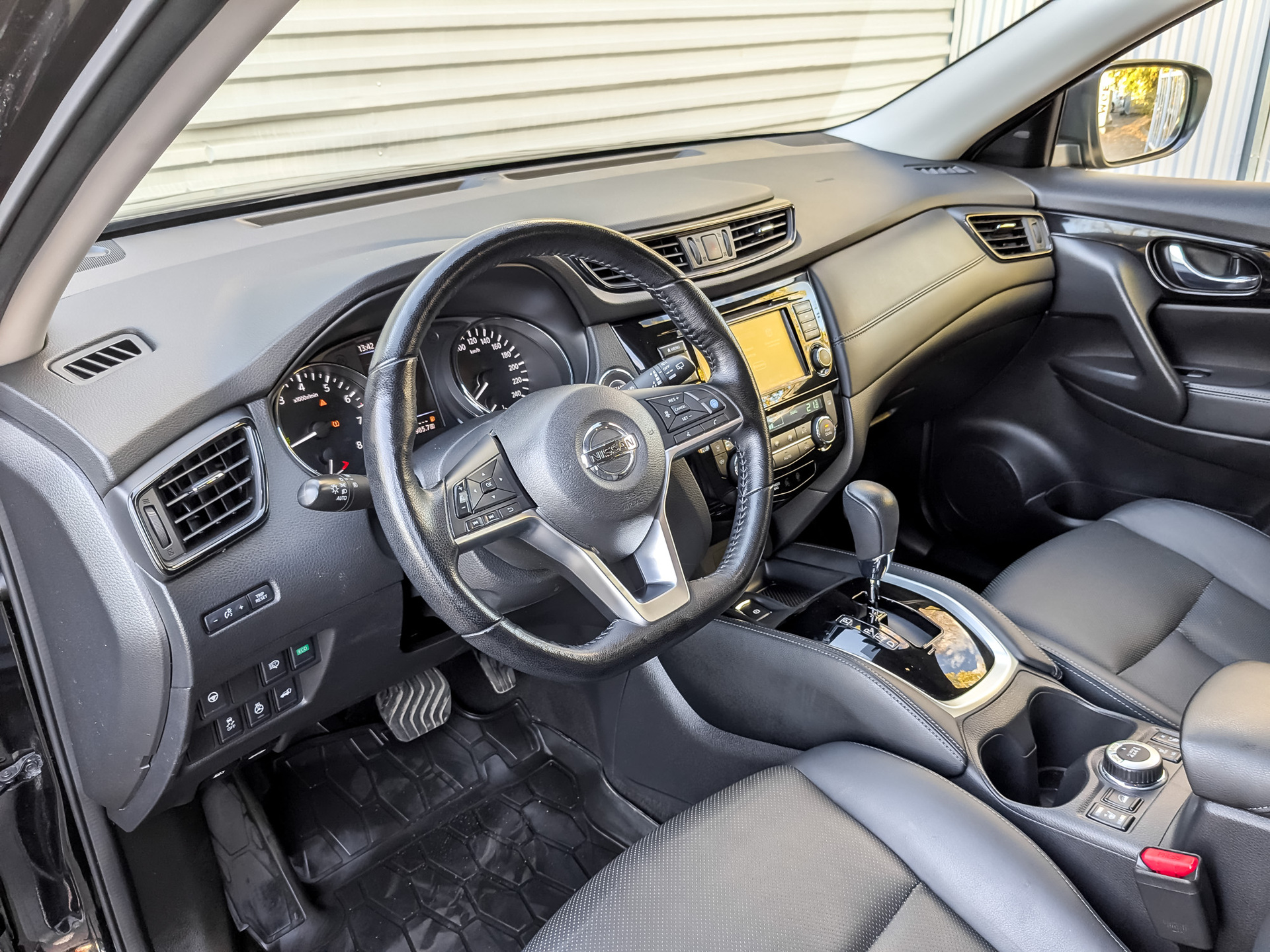 NISSAN X-Trail 2.50 (171 л.с), автомат, 2021, пробег 59 984 км