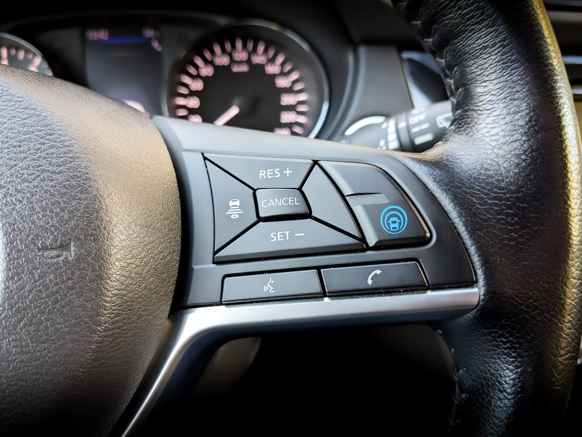 NISSAN X-Trail 2.50 (171 л.с), автомат, 2021, пробег 59 984 км