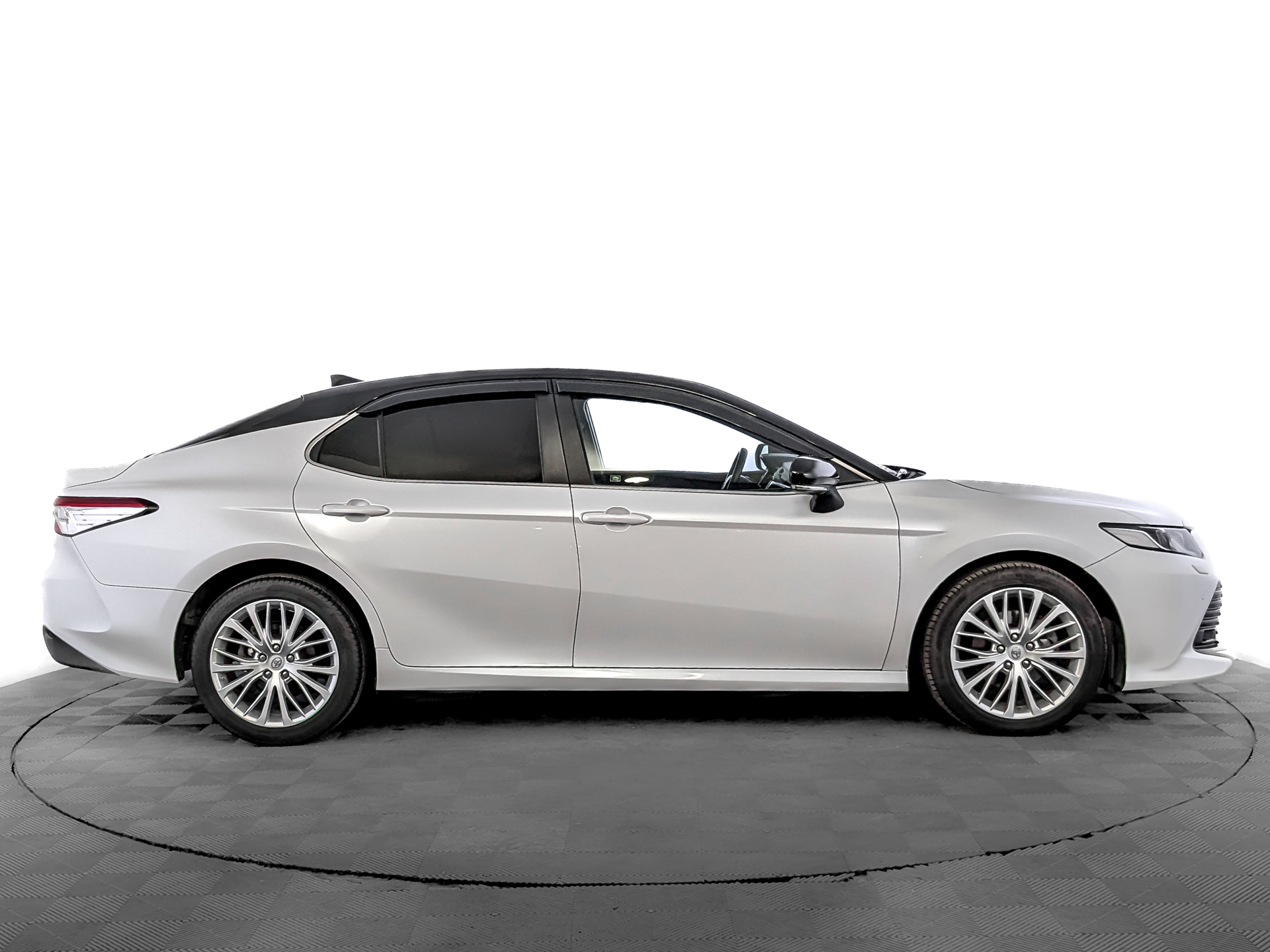 TOYOTA Camry 2.50 (181 л.с), автомат, 2020, пробег 66 004 км