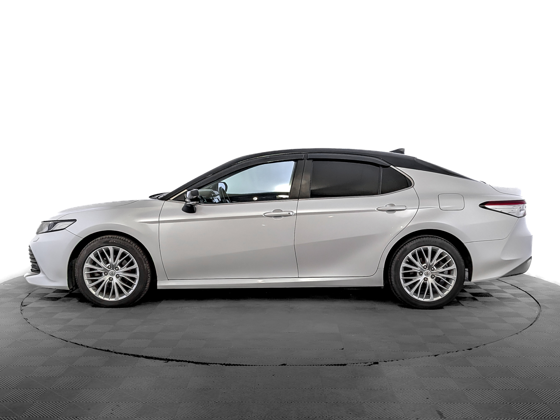 TOYOTA Camry 2.50 (181 л.с), автомат, 2020, пробег 66 004 км