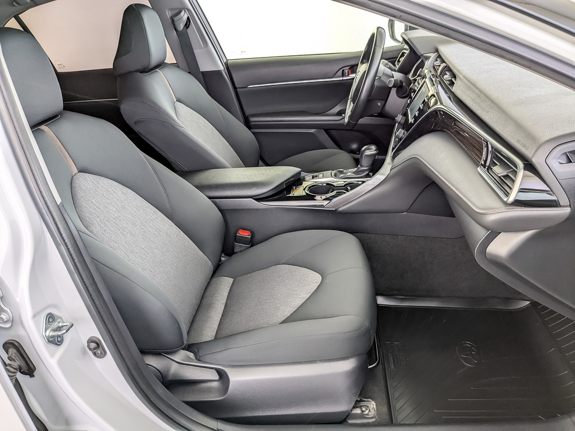 TOYOTA Camry 2.50 (181 л.с), автомат, 2020, пробег 66 004 км
