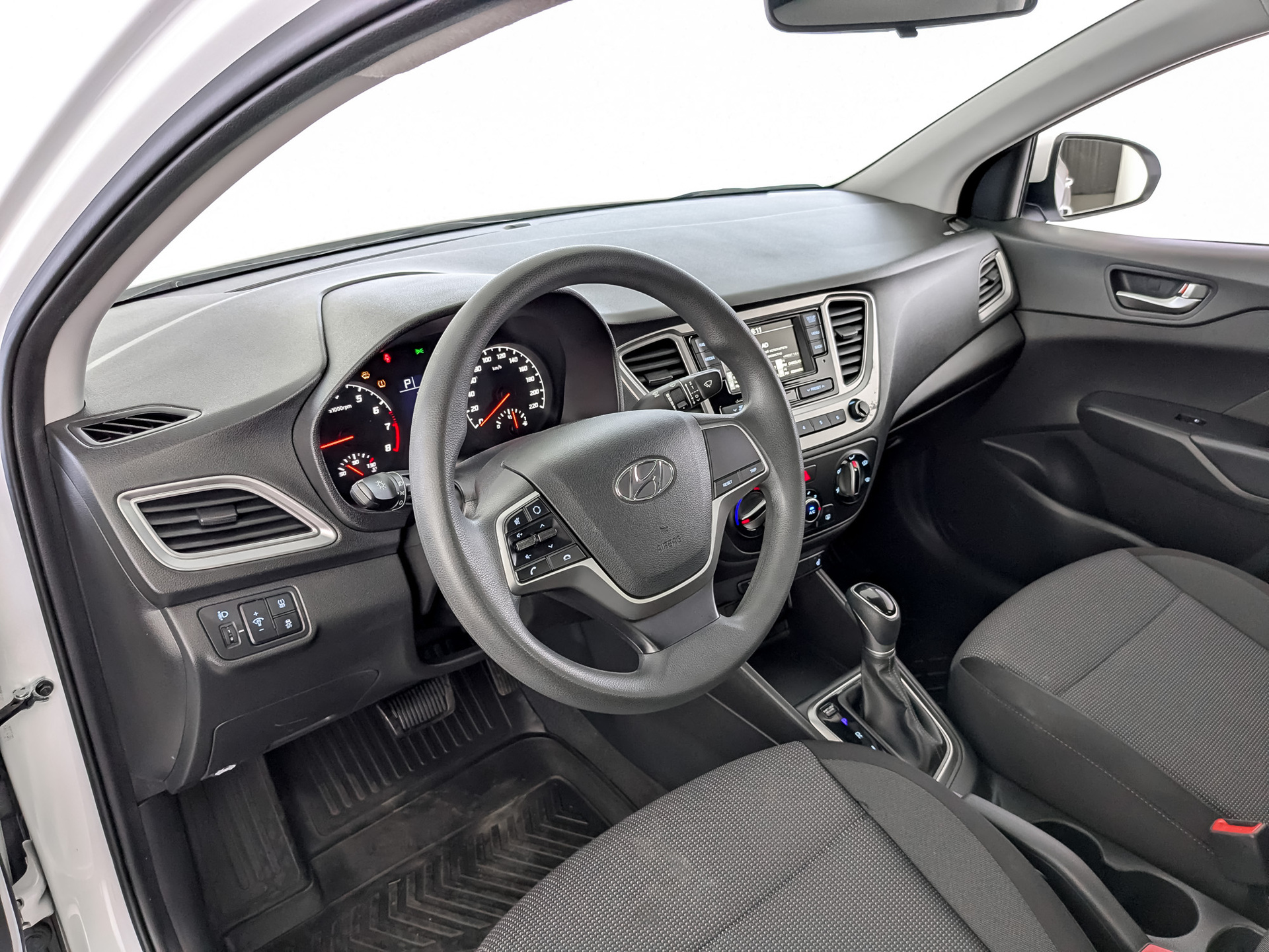 HYUNDAI Solaris 1.60 (123 л.с), автомат, 2022, пробег 56 952 км