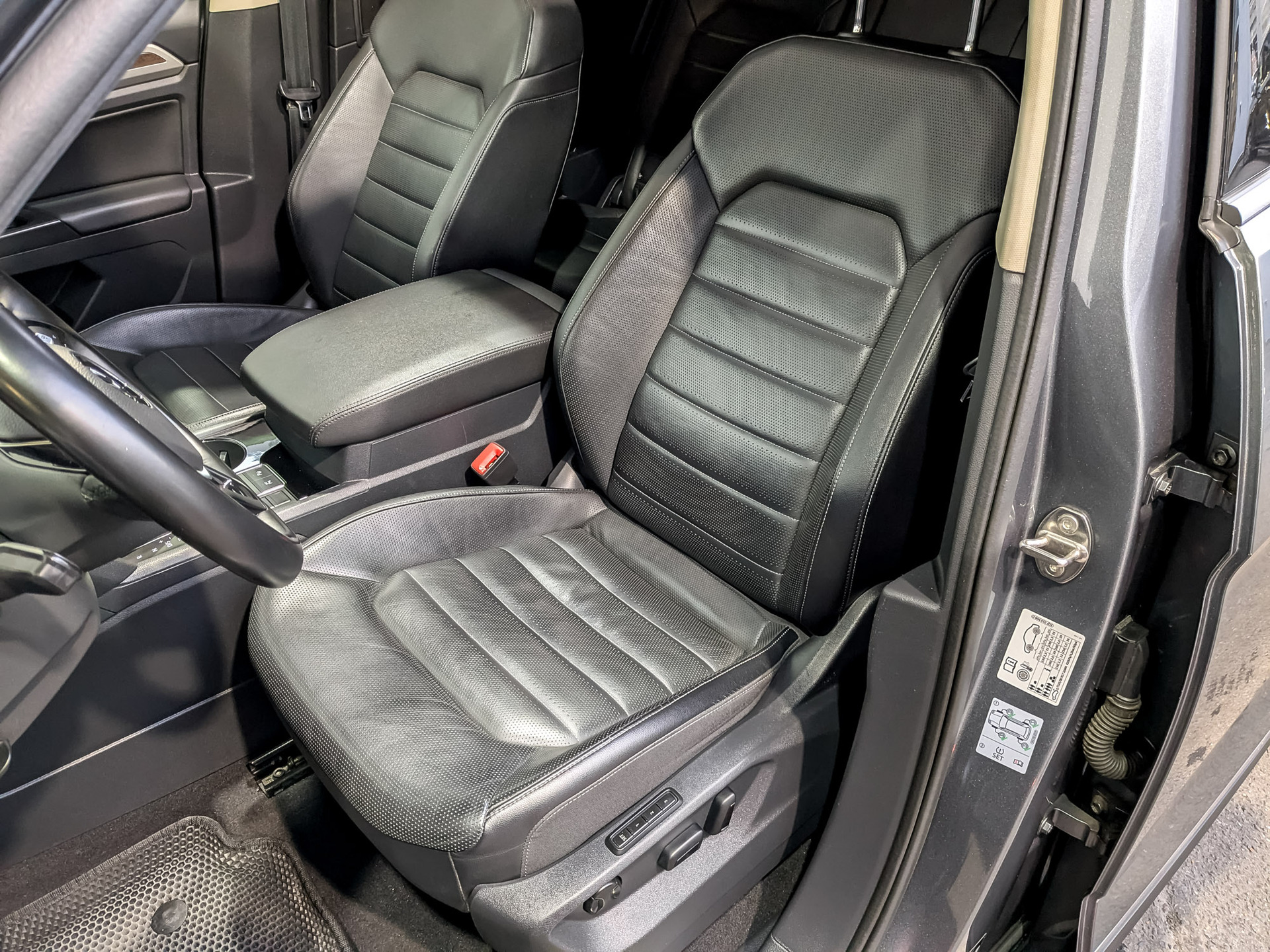 VOLKSWAGEN Teramont 3.60 (280 л.с), автомат, 2019, пробег 106 246 км