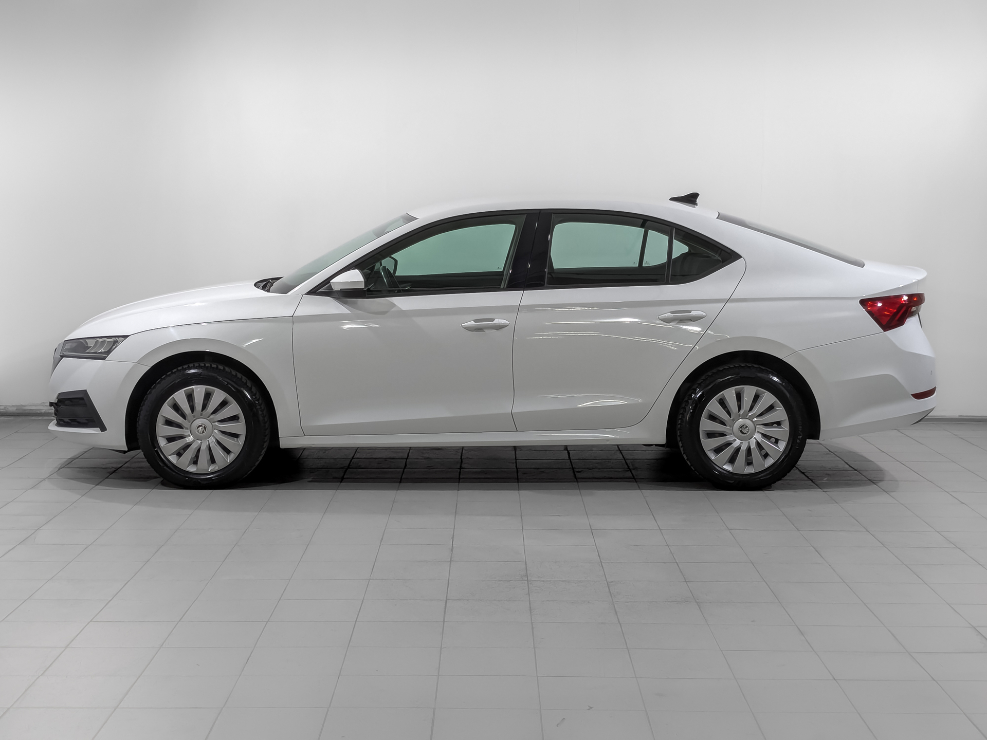 SKODA Octavia 1.60 (110 л.с), автомат, 2021, пробег 80 408 км