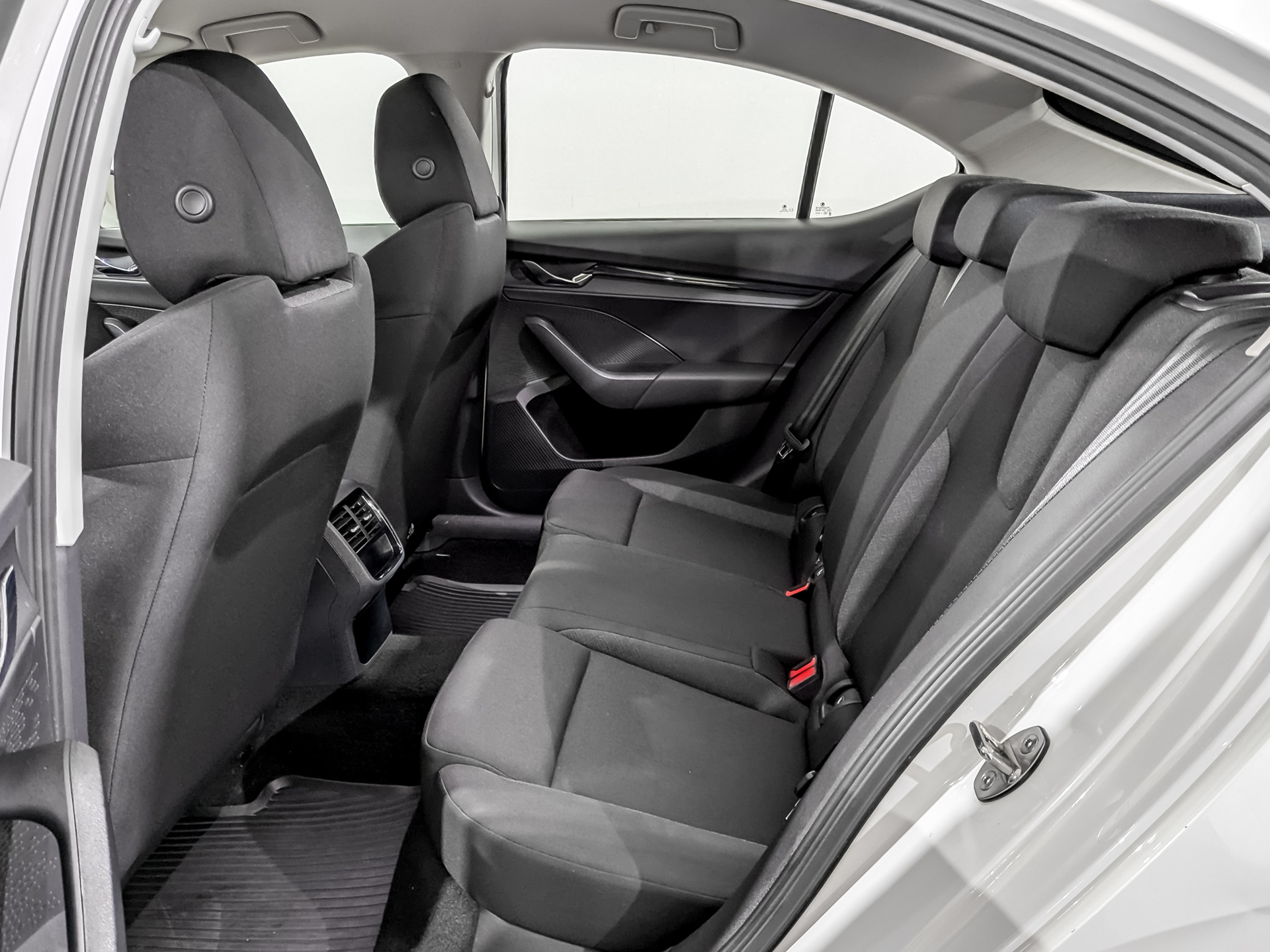SKODA Octavia 1.60 (110 л.с), автомат, 2021, пробег 80 408 км