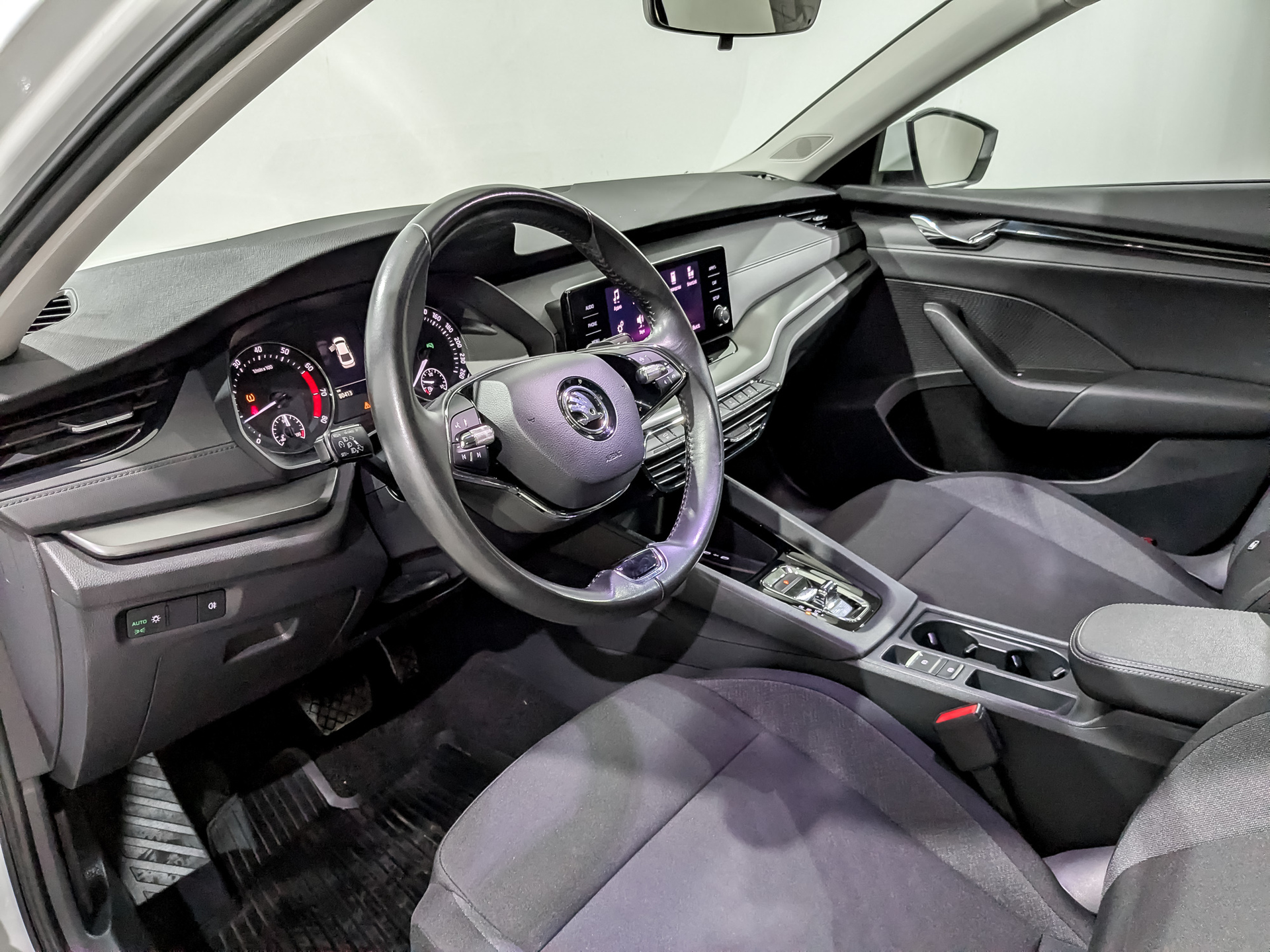 SKODA Octavia 1.60 (110 л.с), автомат, 2021, пробег 80 408 км