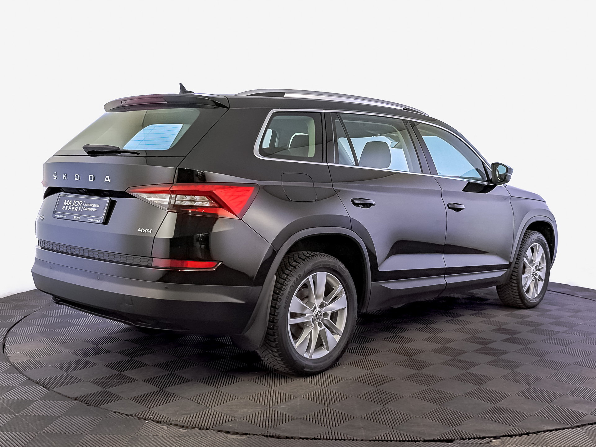 SKODA Kodiaq 2.00 (180 л.с), автомат, 2021, пробег 124 853 км