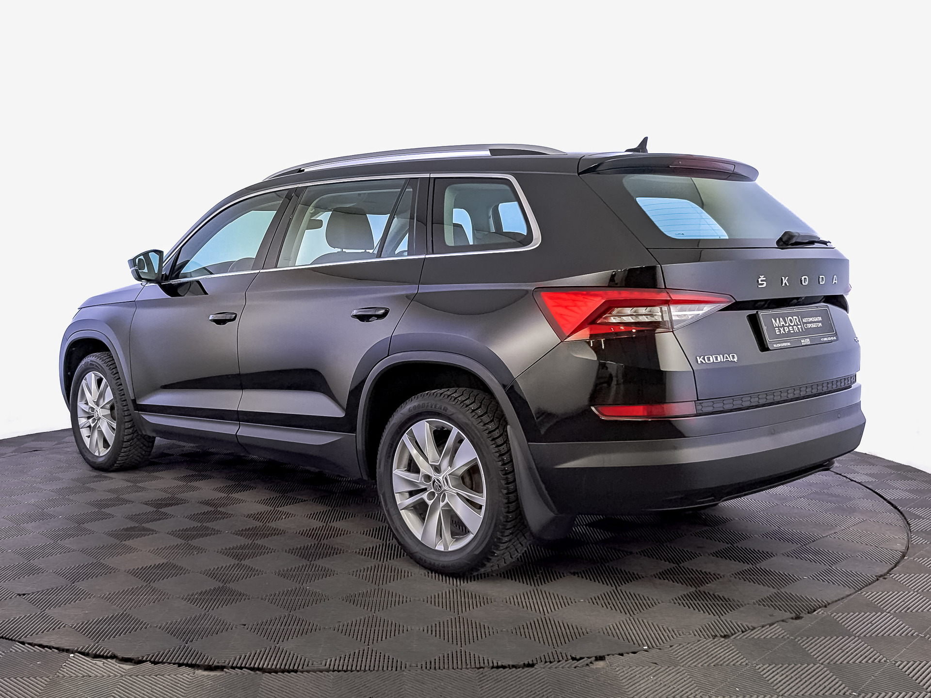 SKODA Kodiaq 2.00 (180 л.с), автомат, 2021, пробег 124 853 км
