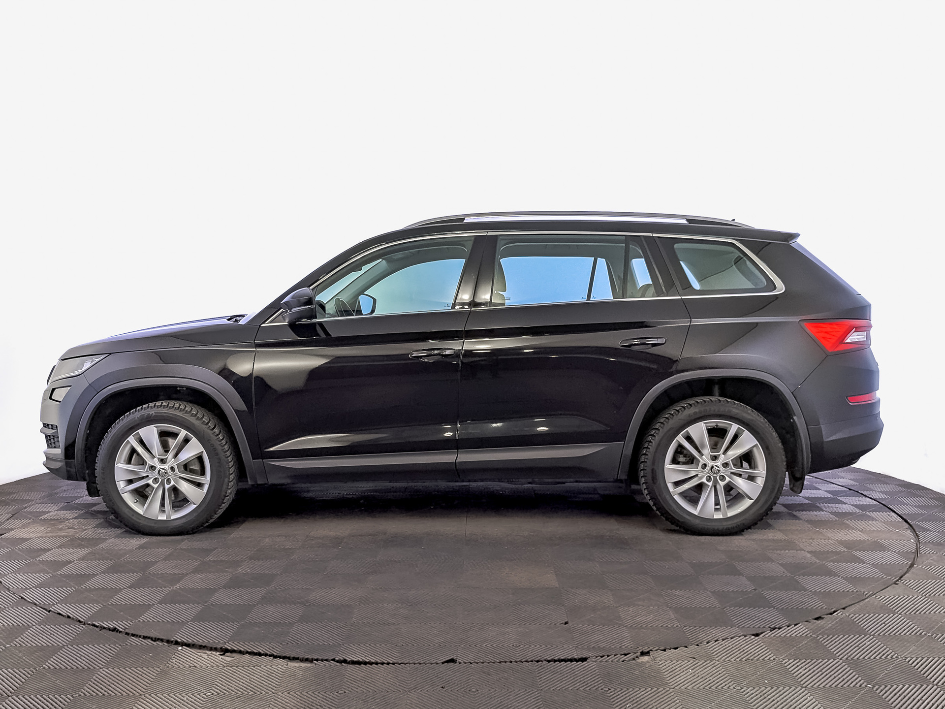 SKODA Kodiaq 2.00 (180 л.с), автомат, 2021, пробег 124 853 км