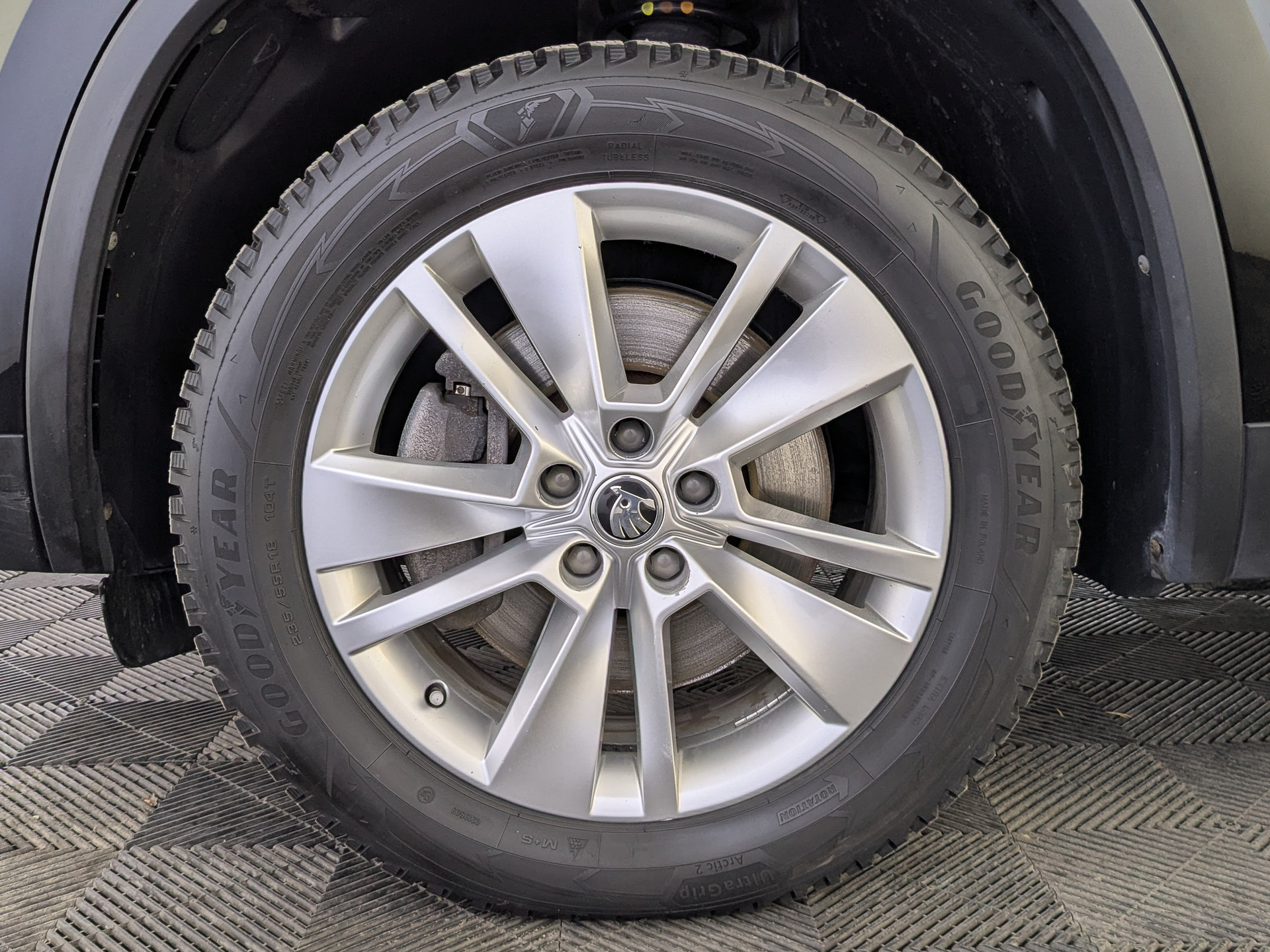 SKODA Kodiaq 2.00 (180 л.с), автомат, 2021, пробег 124 853 км