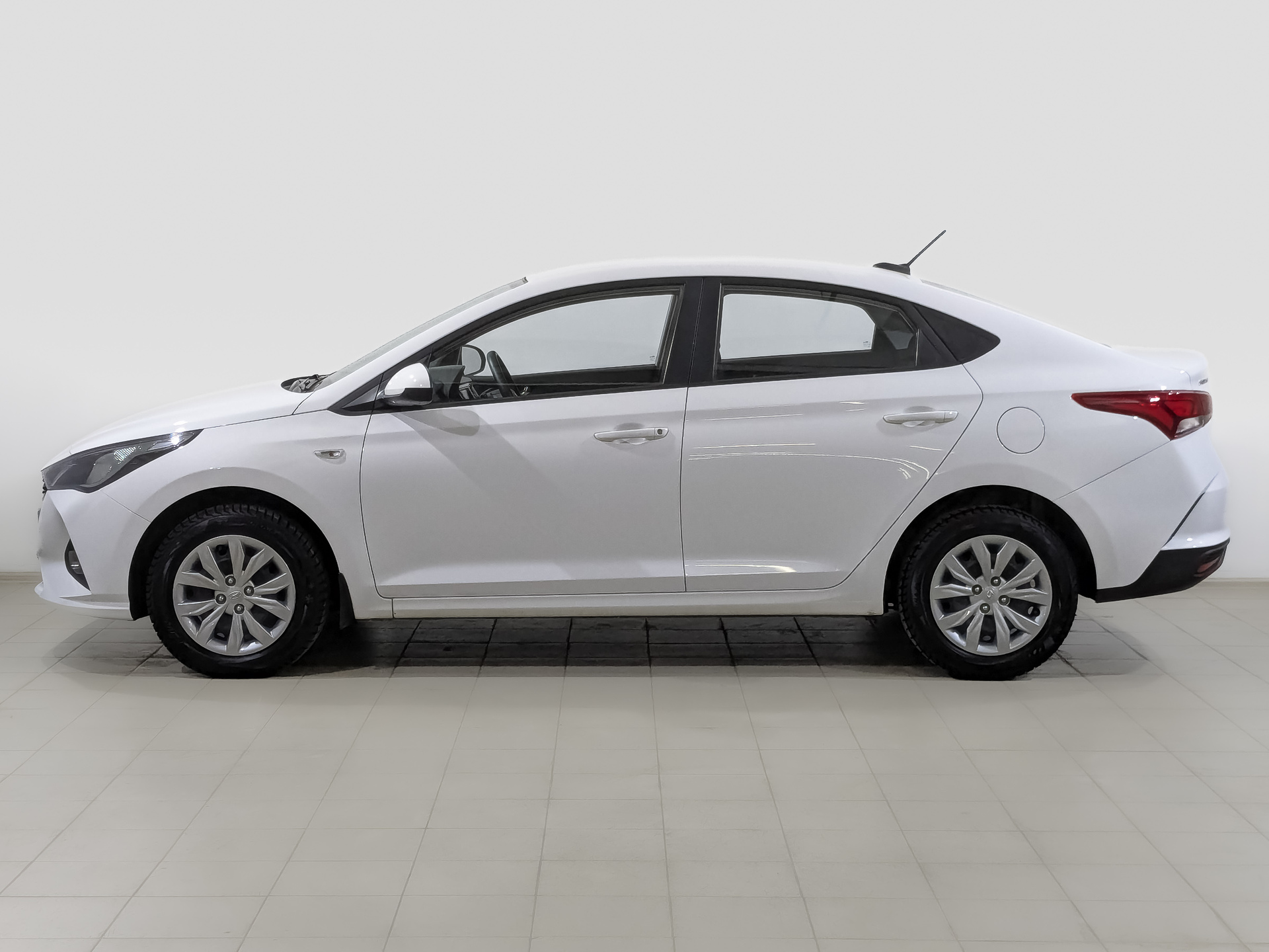 HYUNDAI Solaris 1.60 (123 л.с), автомат, 2022, пробег 57 369 км