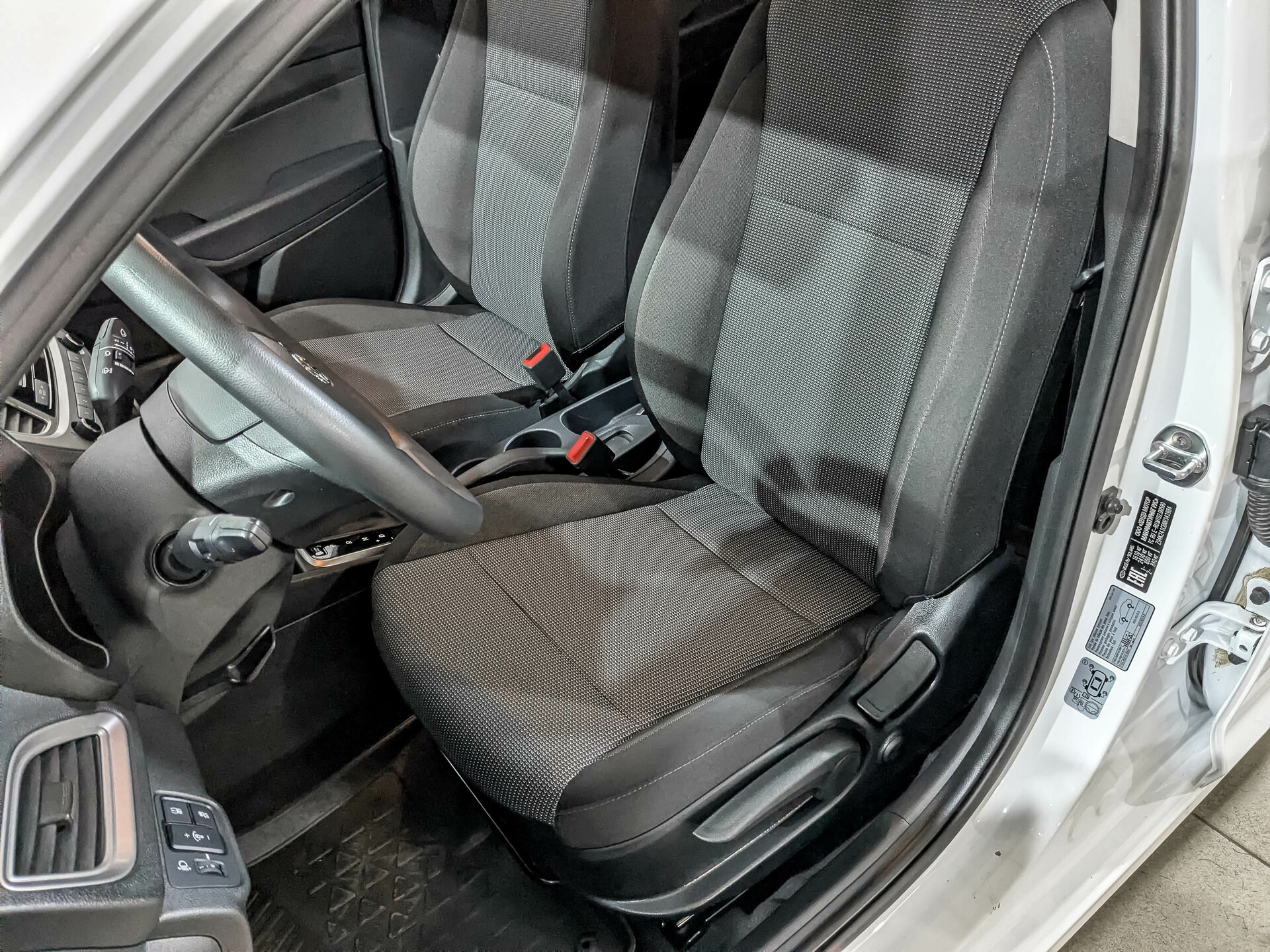 HYUNDAI Solaris 1.60 (123 л.с), автомат, 2022, пробег 57 369 км