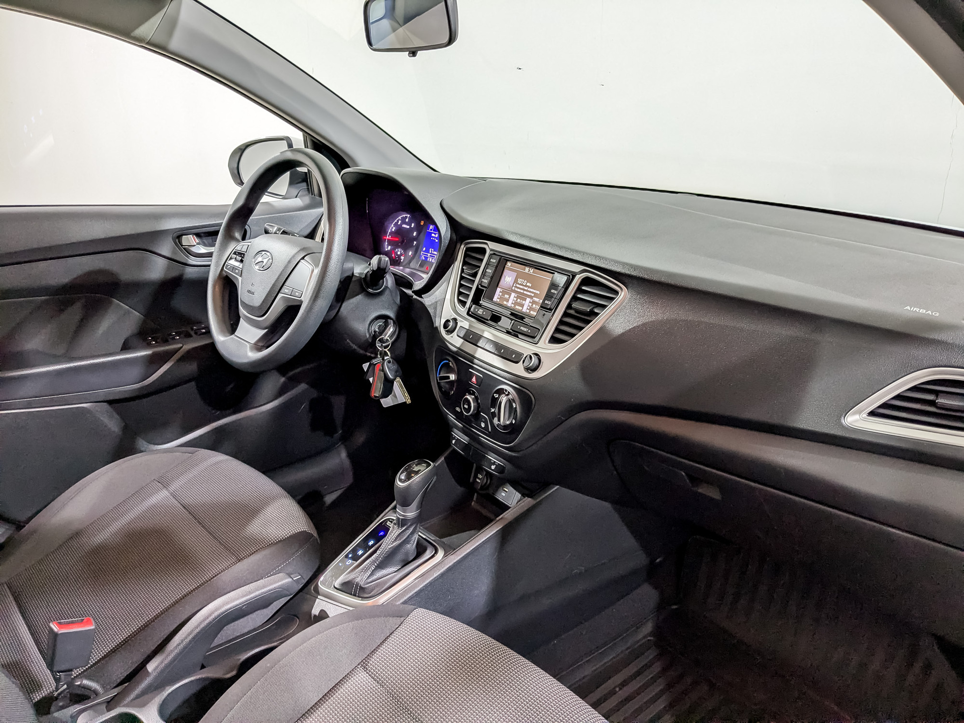 HYUNDAI Solaris 1.60 (123 л.с), автомат, 2022, пробег 67 811 км