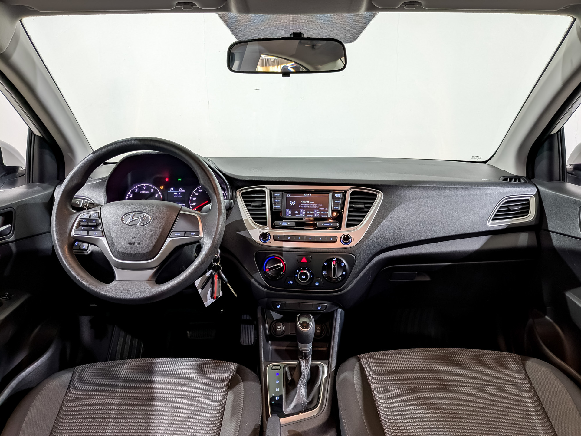 HYUNDAI Solaris 1.60 (123 л.с), автомат, 2022, пробег 67 811 км