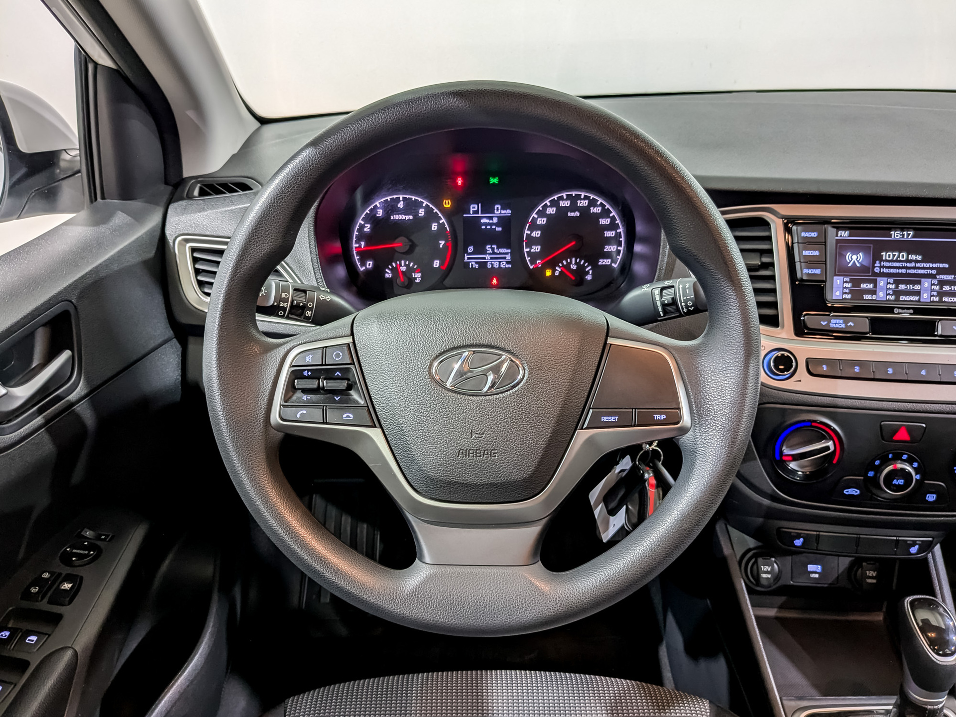 HYUNDAI Solaris 1.60 (123 л.с), автомат, 2022, пробег 67 811 км