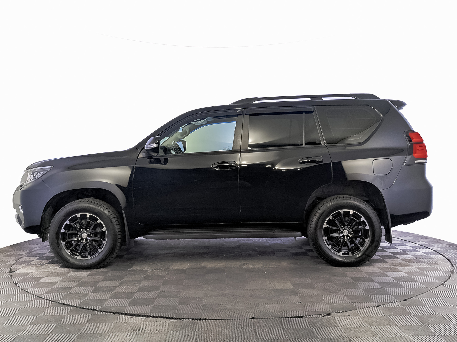 TOYOTA Land Cruiser Prado 2.80 (204 л.с), автомат, 2022, пробег 46 000 км