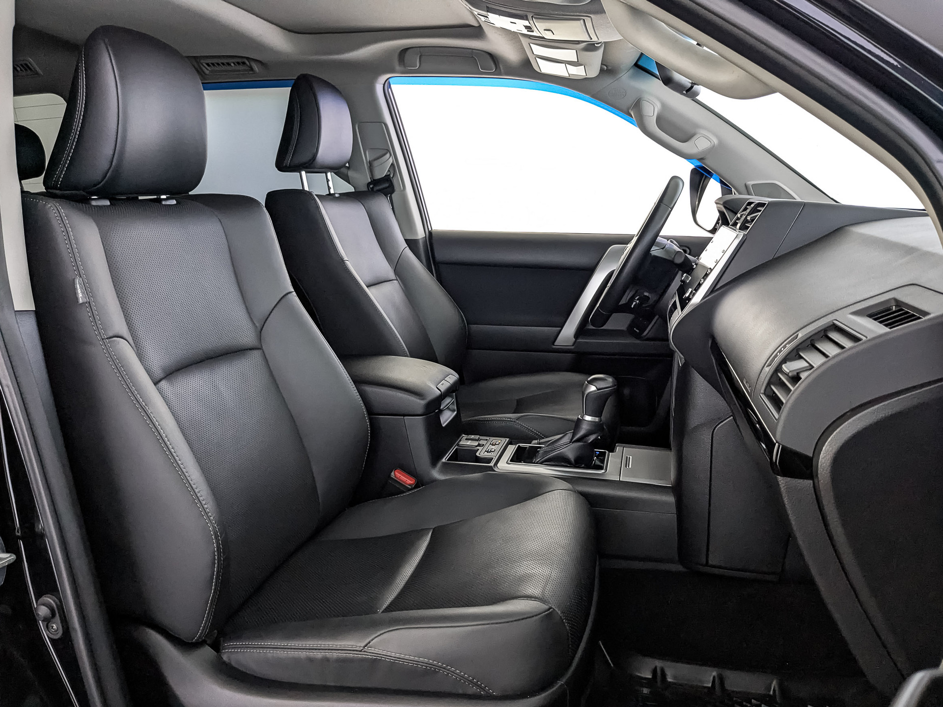 TOYOTA Land Cruiser Prado 2.80 (204 л.с), автомат, 2022, пробег 46 000 км