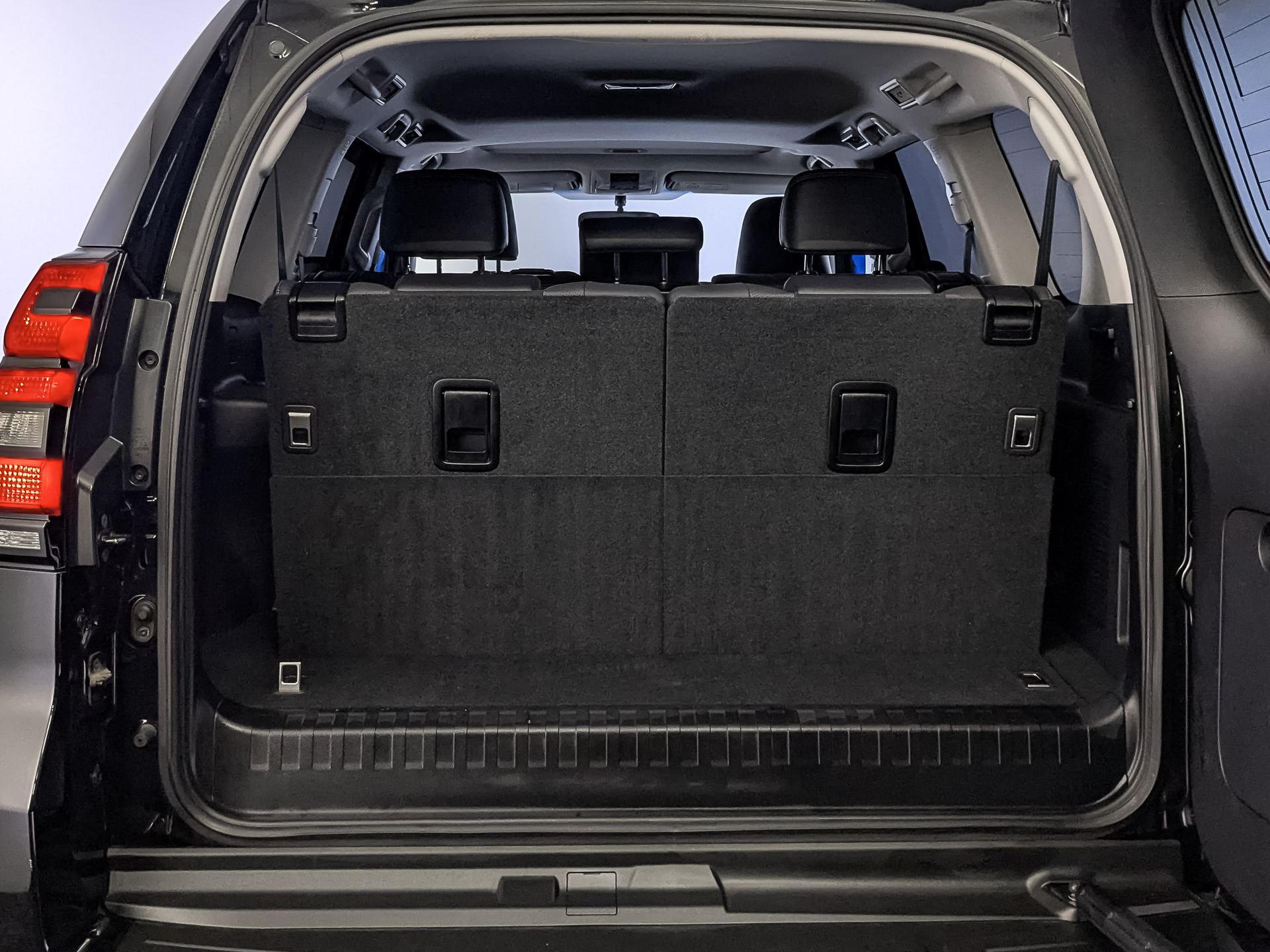 TOYOTA Land Cruiser Prado 2.80 (204 л.с), автомат, 2022, пробег 46 000 км