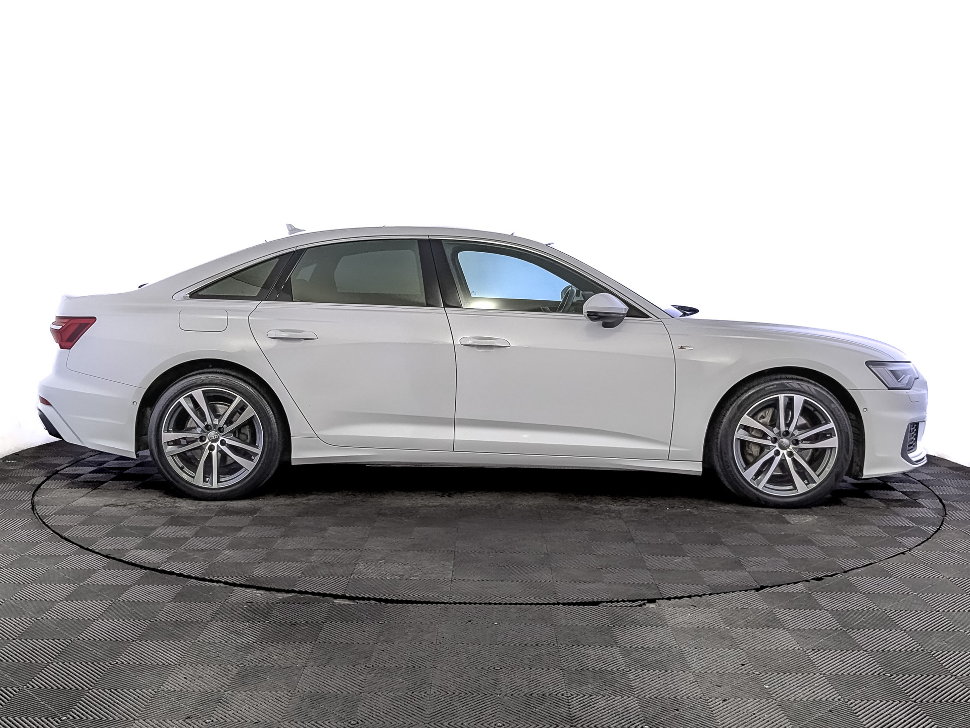 AUDI A6 3.00 (231 л.с), автомат, 2020, пробег 85 848 км
