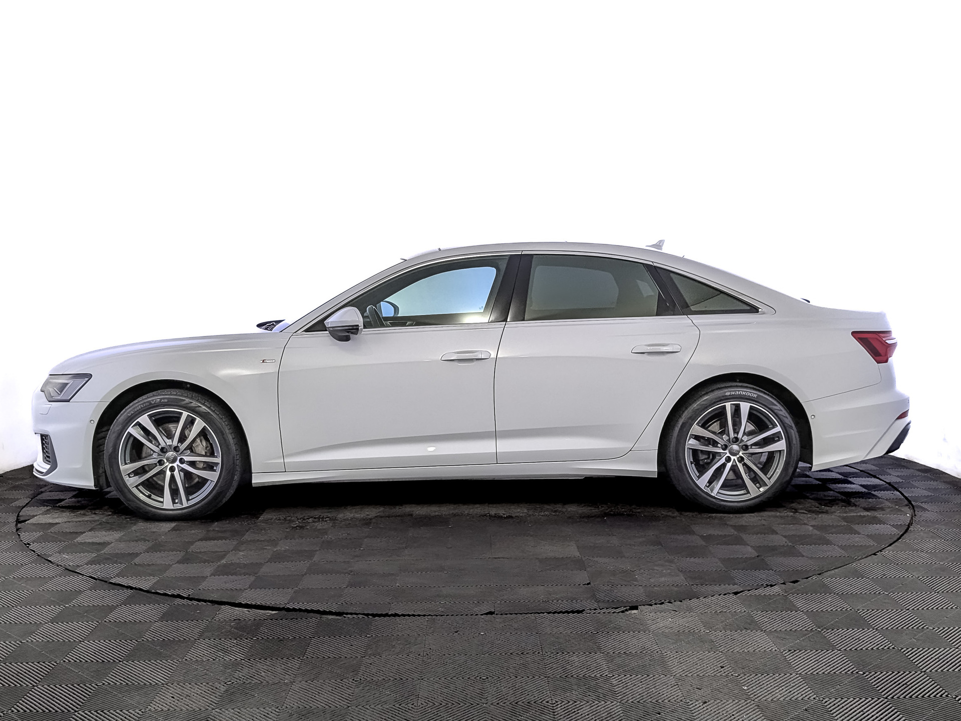 AUDI A6 3.00 (231 л.с), автомат, 2020, пробег 85 848 км