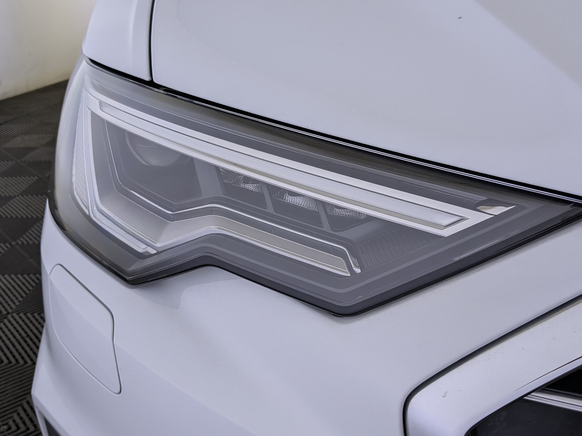 AUDI A6 3.00 (231 л.с), автомат, 2020, пробег 85 848 км