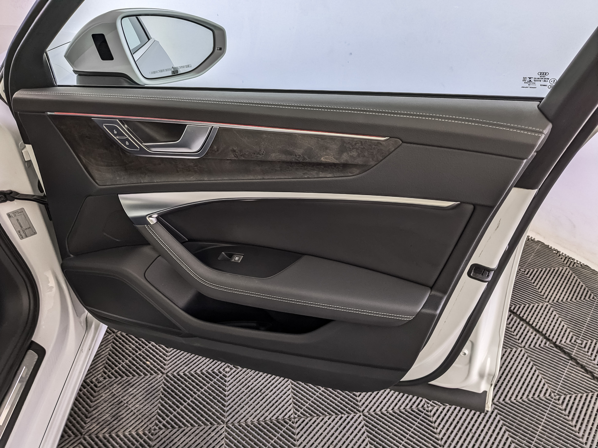 AUDI A6 3.00 (231 л.с), автомат, 2020, пробег 85 848 км