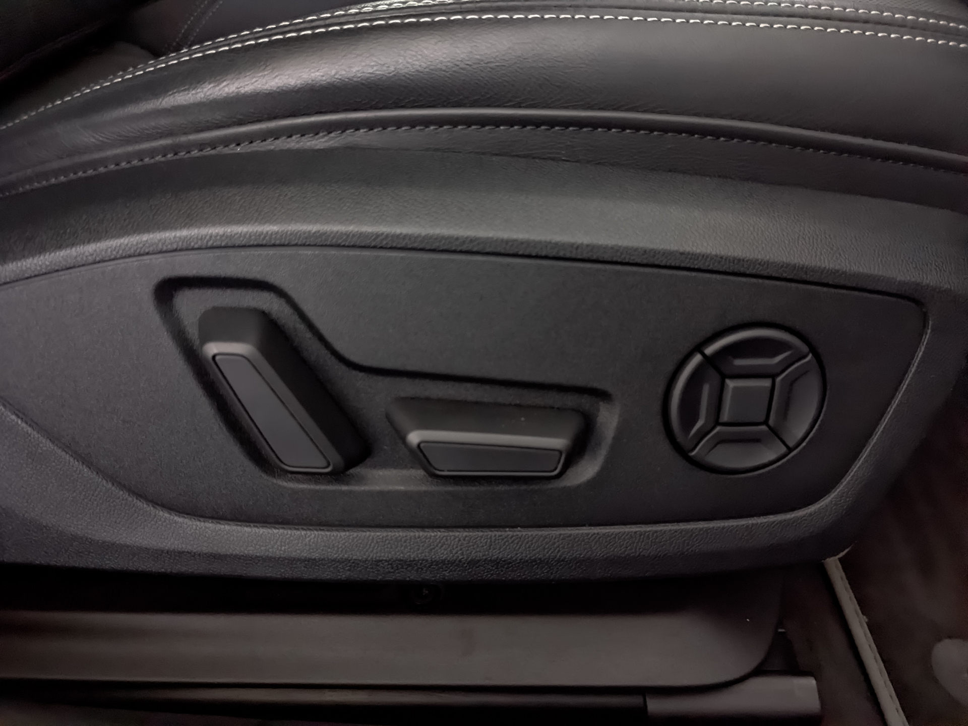 AUDI A6 3.00 (231 л.с), автомат, 2020, пробег 85 848 км