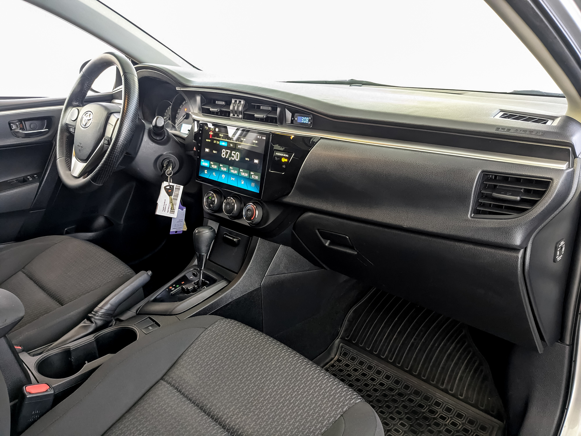 TOYOTA Corolla 1.60 (122 л.с), автомат, 2014, пробег 193 095 км