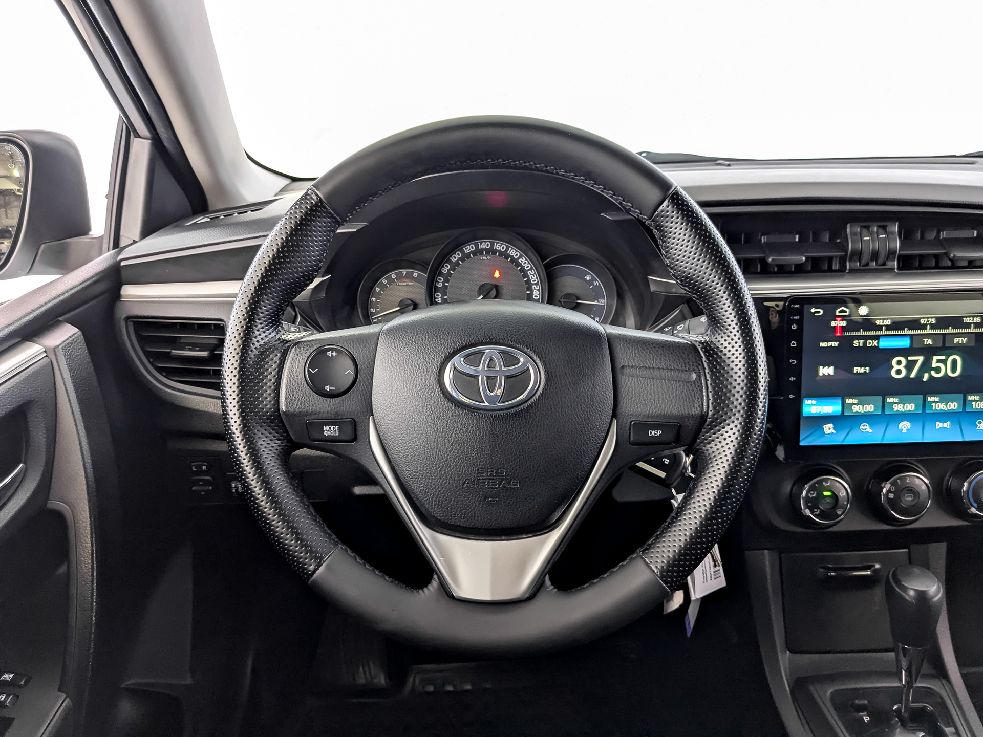 TOYOTA Corolla 1.60 (122 л.с), автомат, 2014, пробег 193 095 км