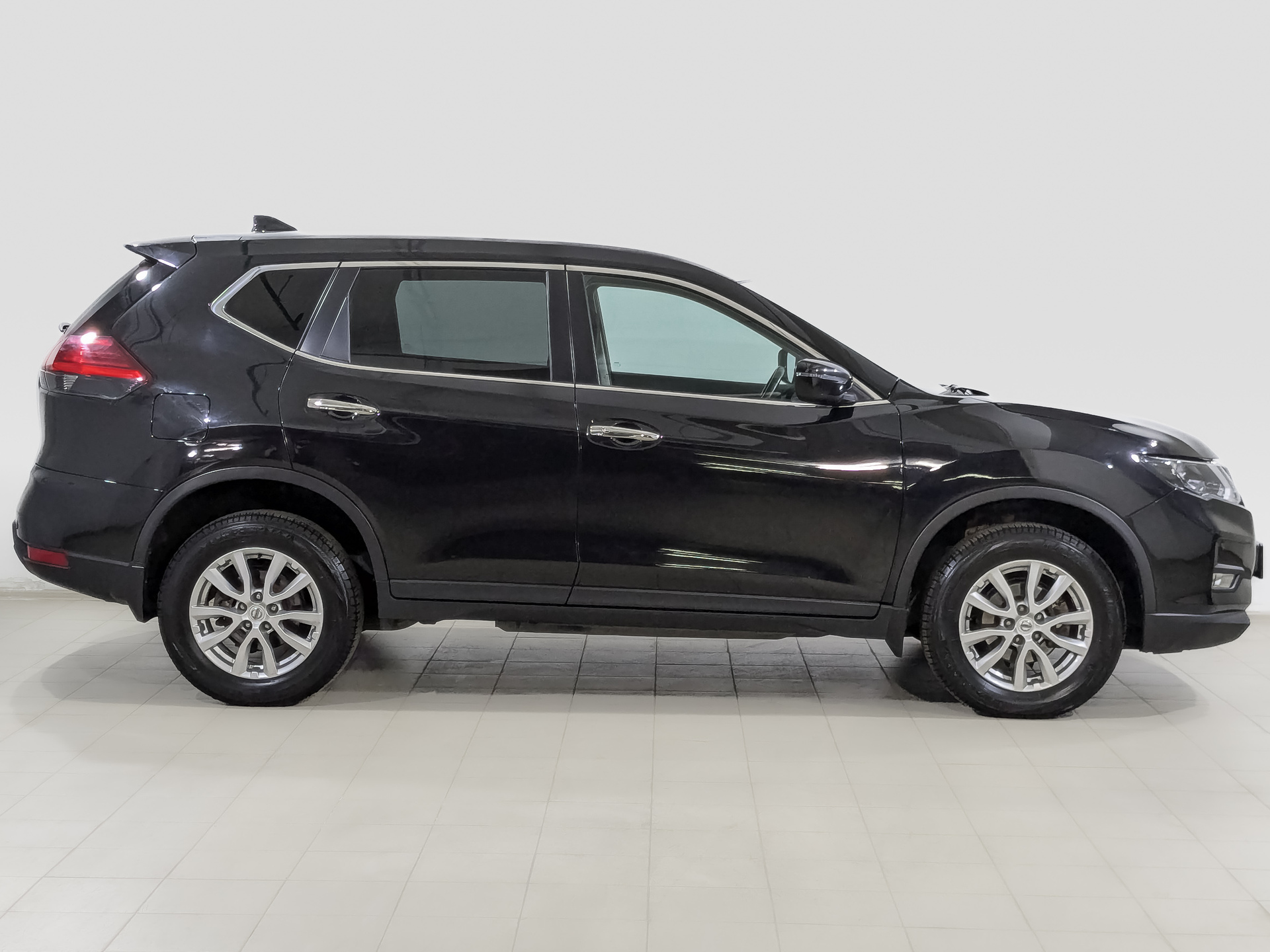 NISSAN X-Trail 2.00 (144 л.с), автомат, 2018, пробег 71 188 км