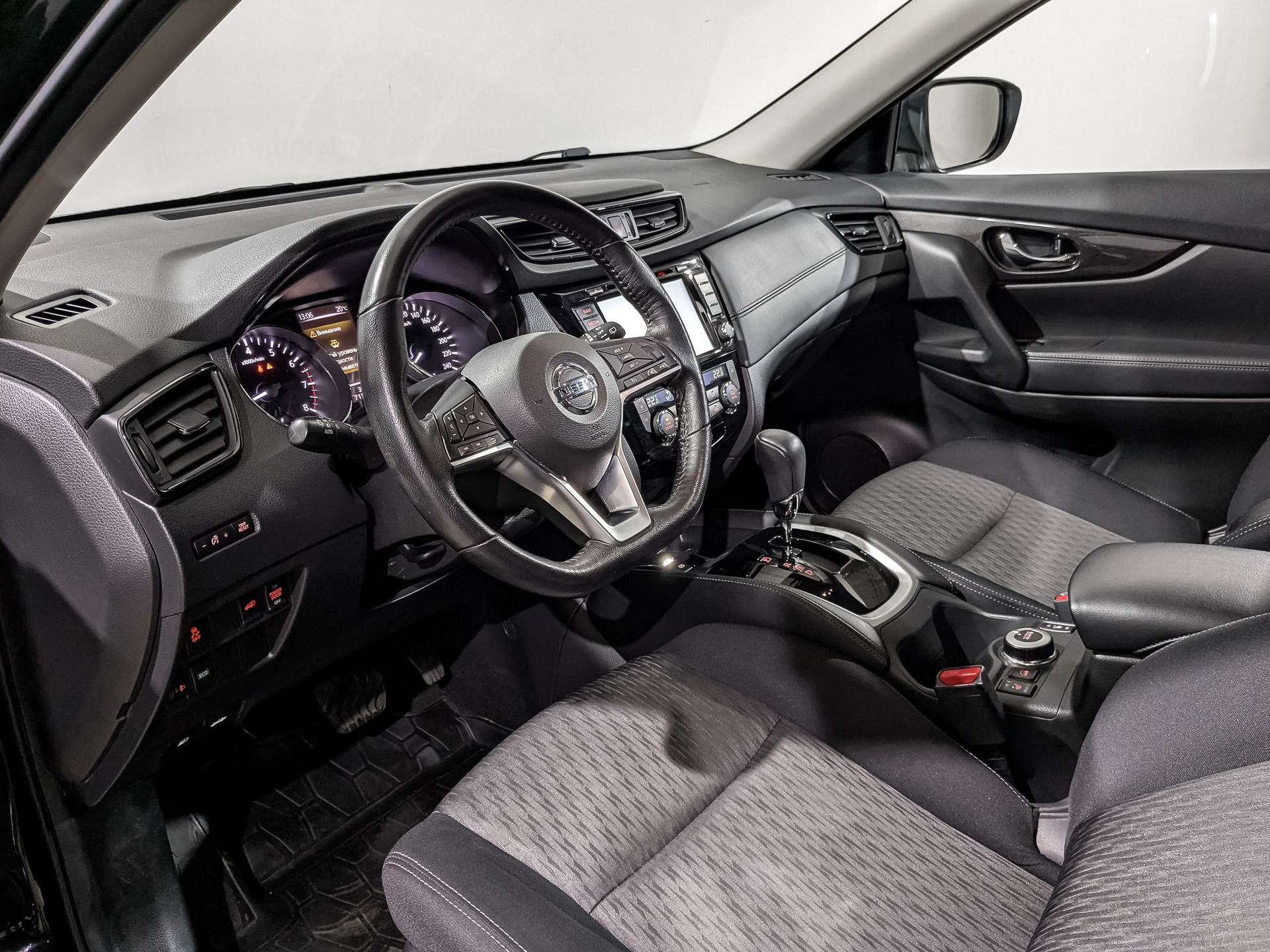 NISSAN X-Trail 2.00 (144 л.с), автомат, 2018, пробег 71 188 км