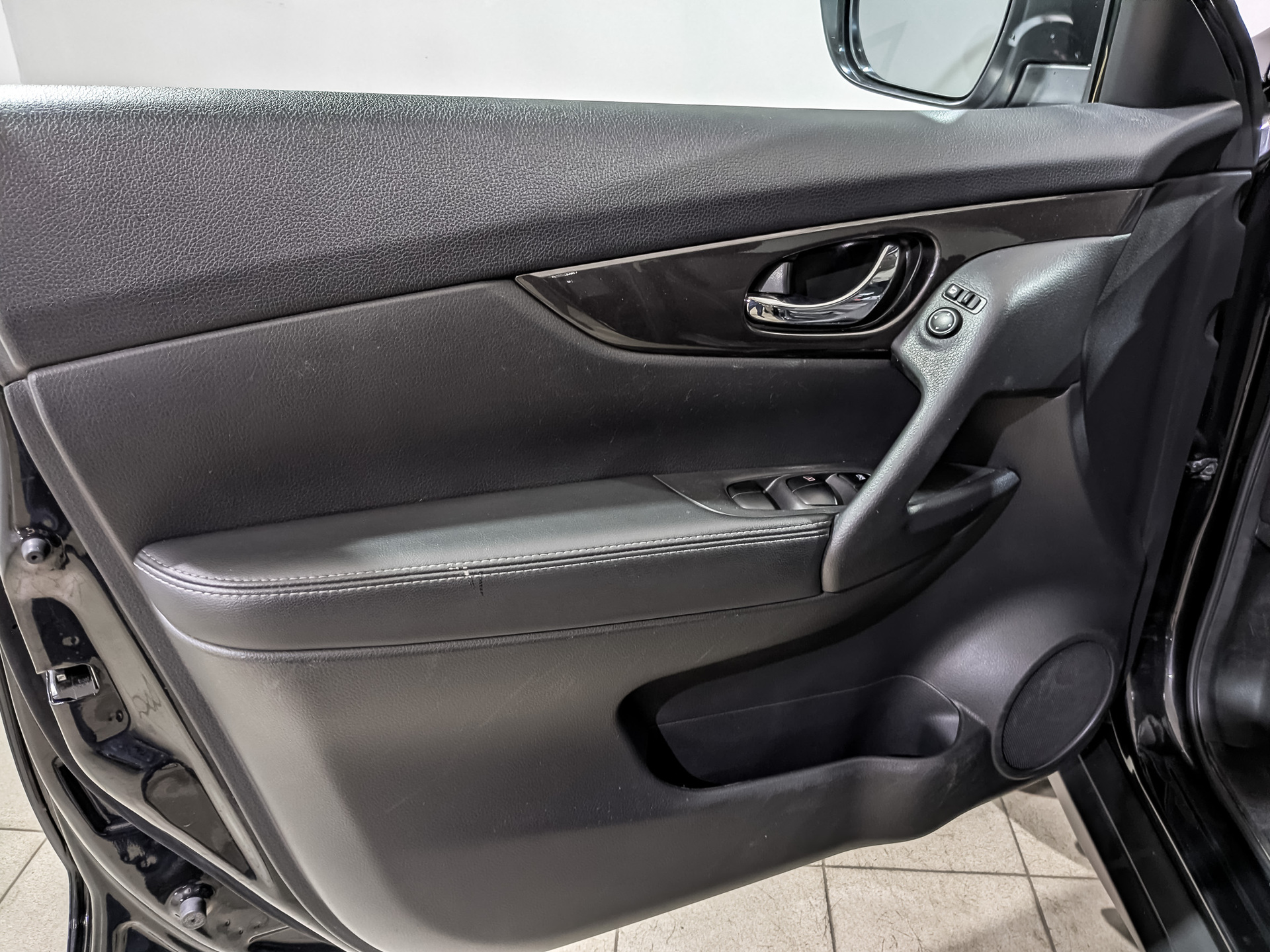 NISSAN X-Trail 2.00 (144 л.с), автомат, 2018, пробег 71 188 км