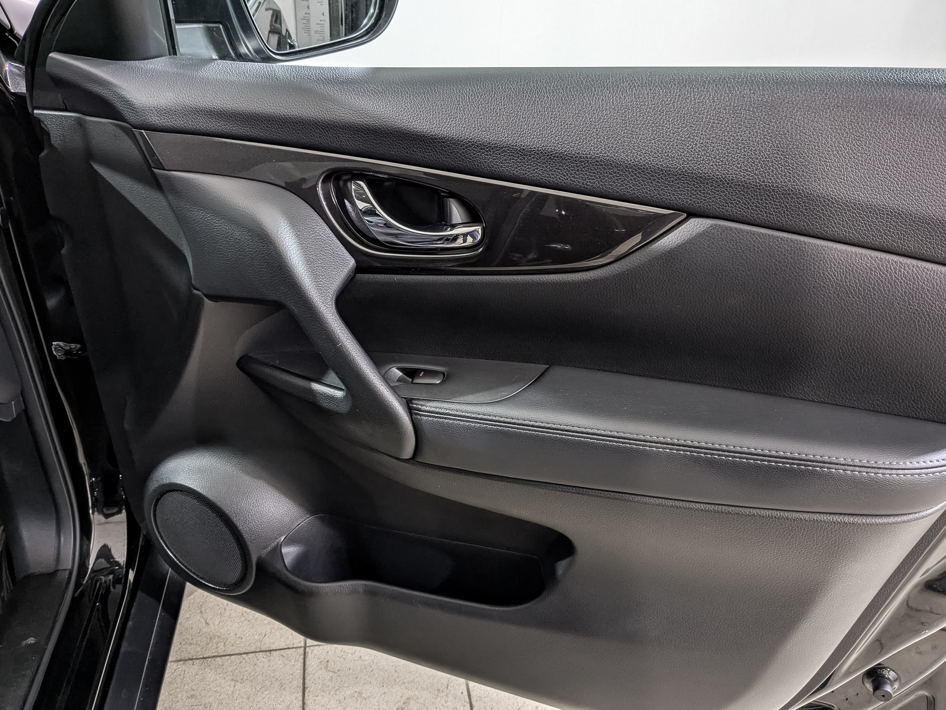 NISSAN X-Trail 2.00 (144 л.с), автомат, 2018, пробег 71 188 км