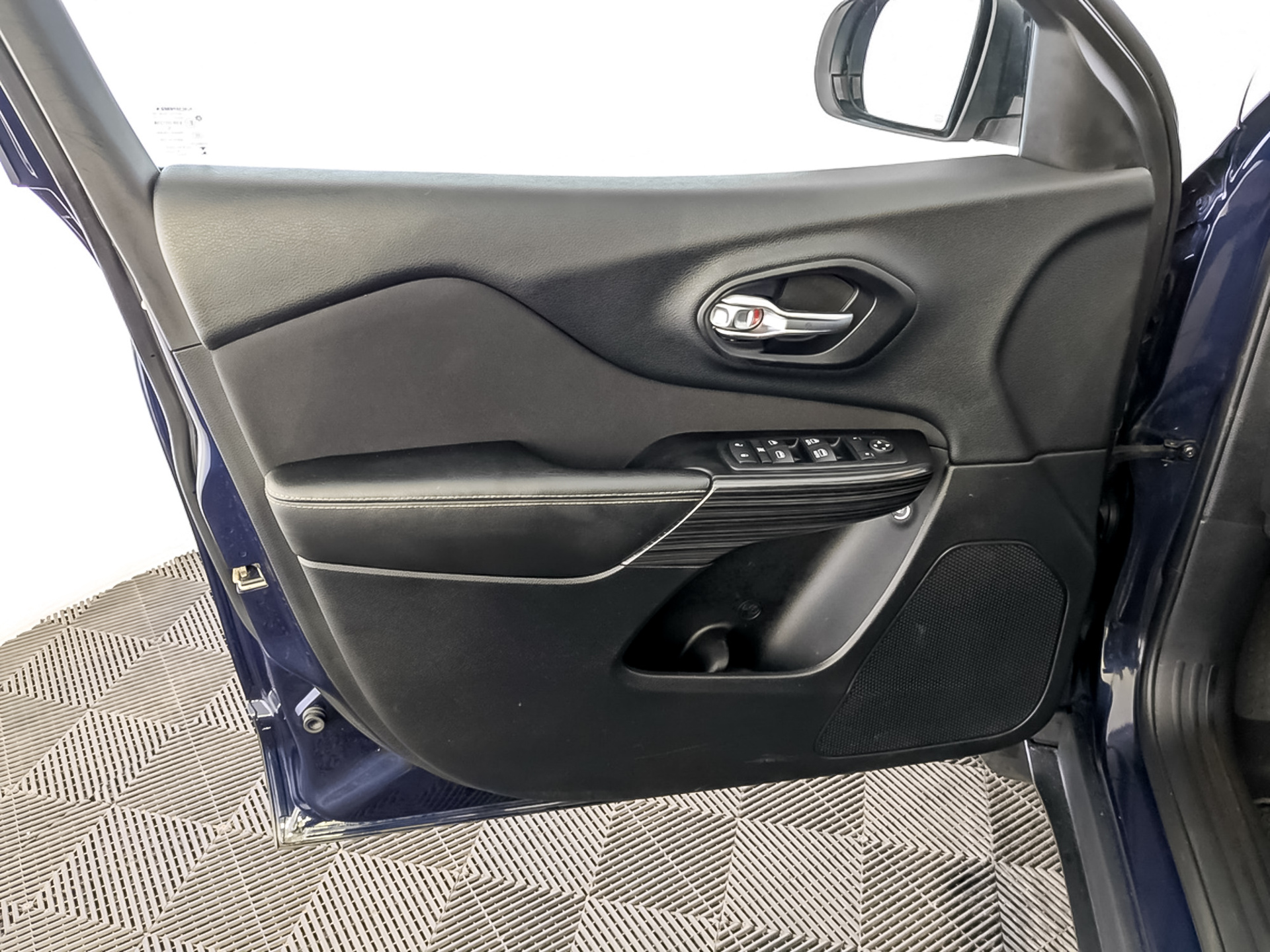 JEEP Cherokee 2.40 (177 л.с), автомат, 2014, пробег 71 060 км