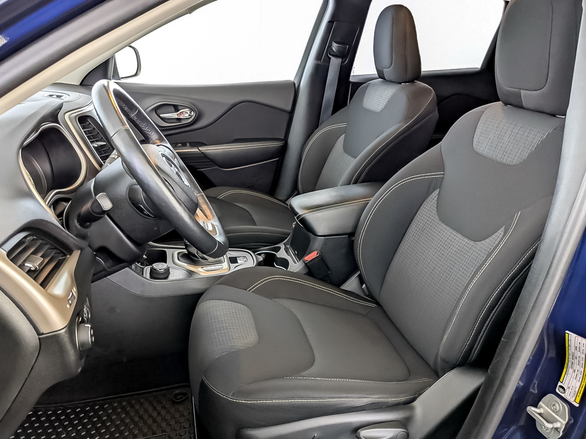 JEEP Cherokee 2.40 (177 л.с), автомат, 2014, пробег 71 060 км