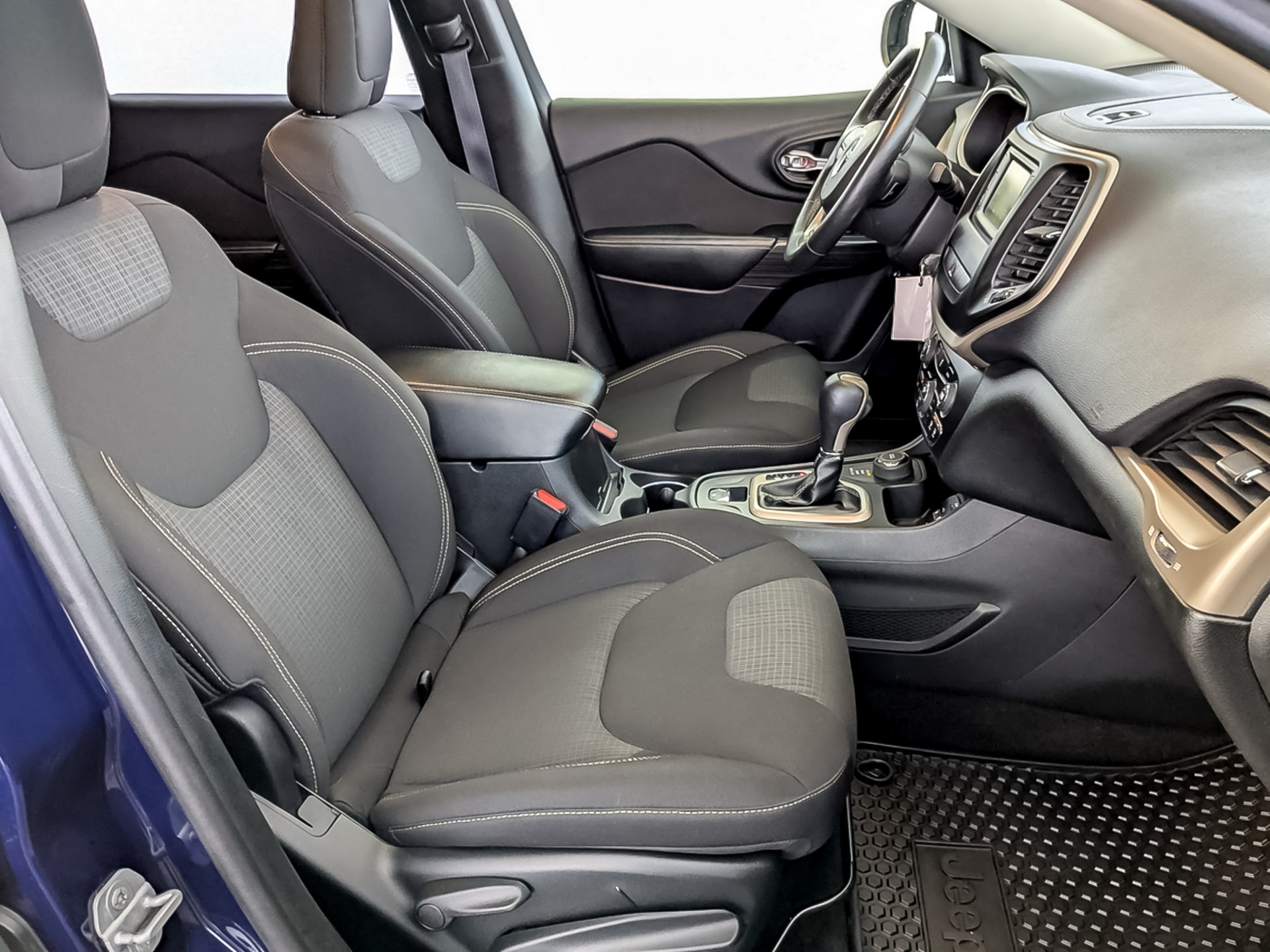 JEEP Cherokee 2.40 (177 л.с), автомат, 2014, пробег 71 060 км
