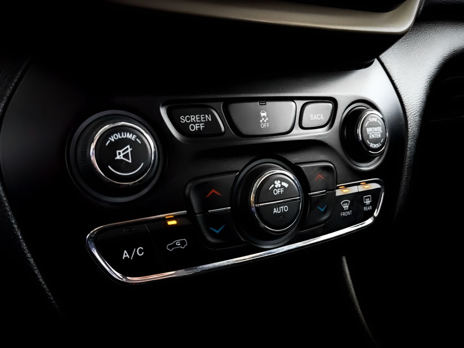 JEEP Cherokee 2.40 (177 л.с), автомат, 2014, пробег 71 060 км