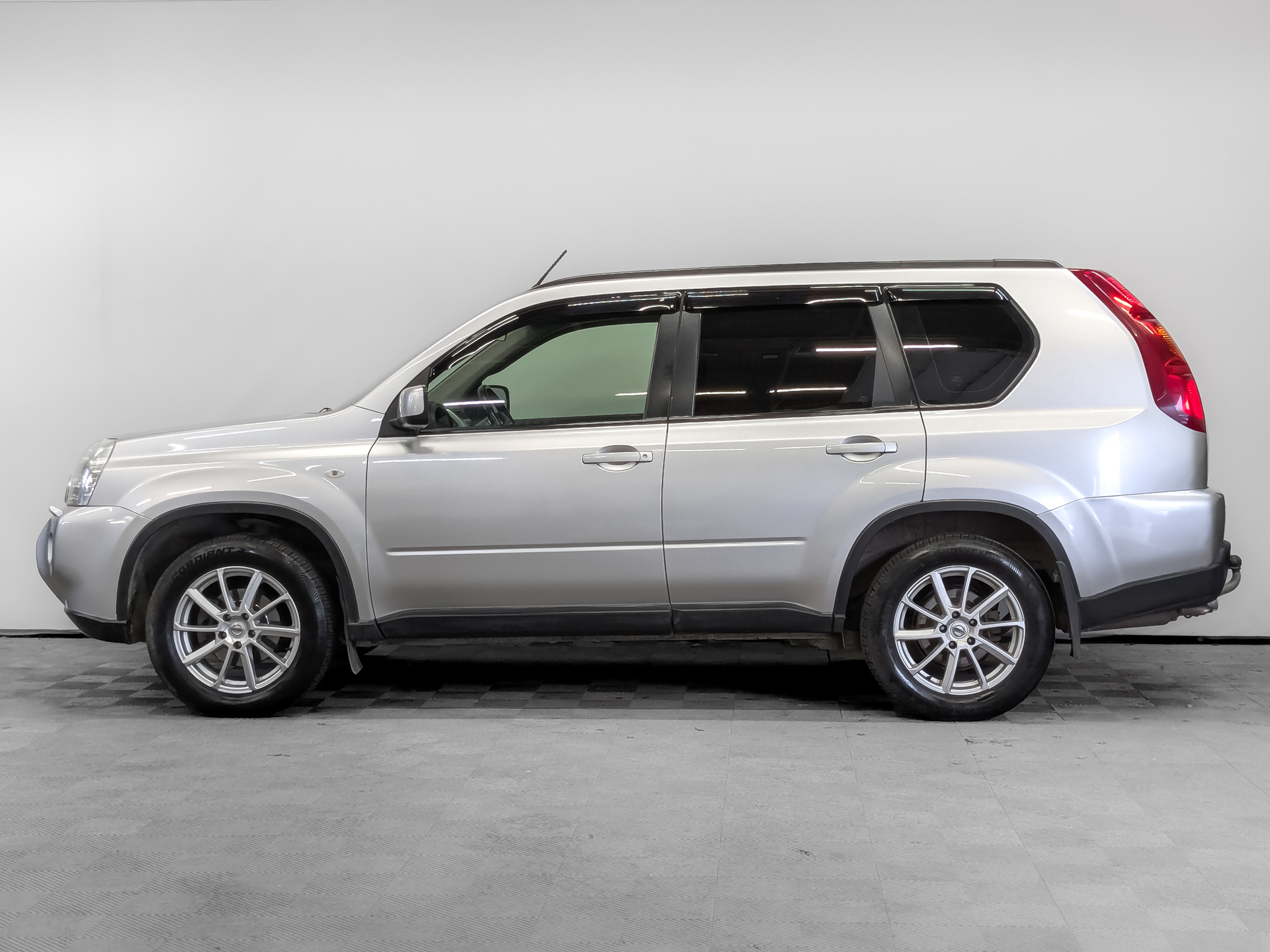 NISSAN X-Trail 2.00 (141 л.с), автомат, 2010, пробег 142 335 км
