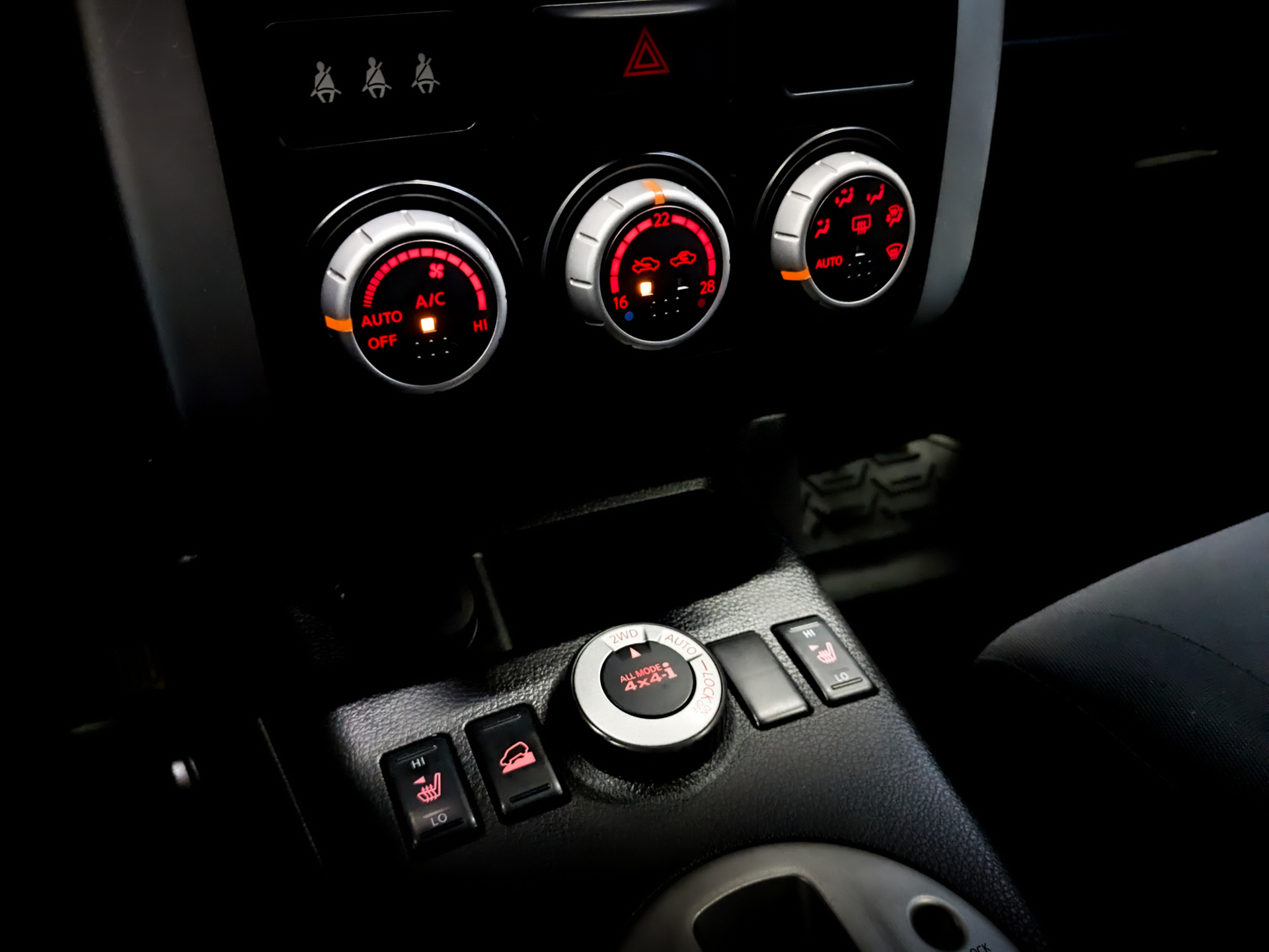 NISSAN X-Trail 2.00 (141 л.с), автомат, 2010, пробег 142 335 км