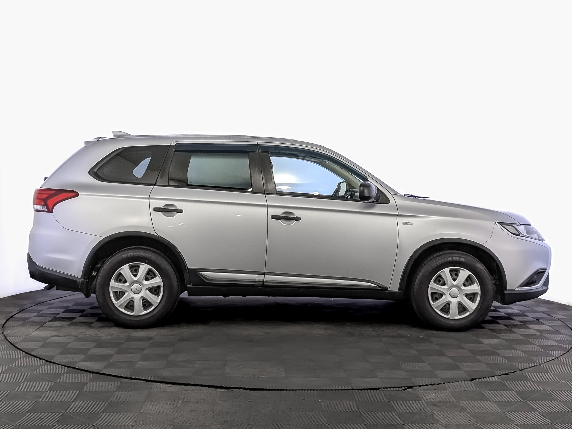 MITSUBISHI Outlander 2.00 (146 л.с), автомат, 2019, пробег 90 929 км