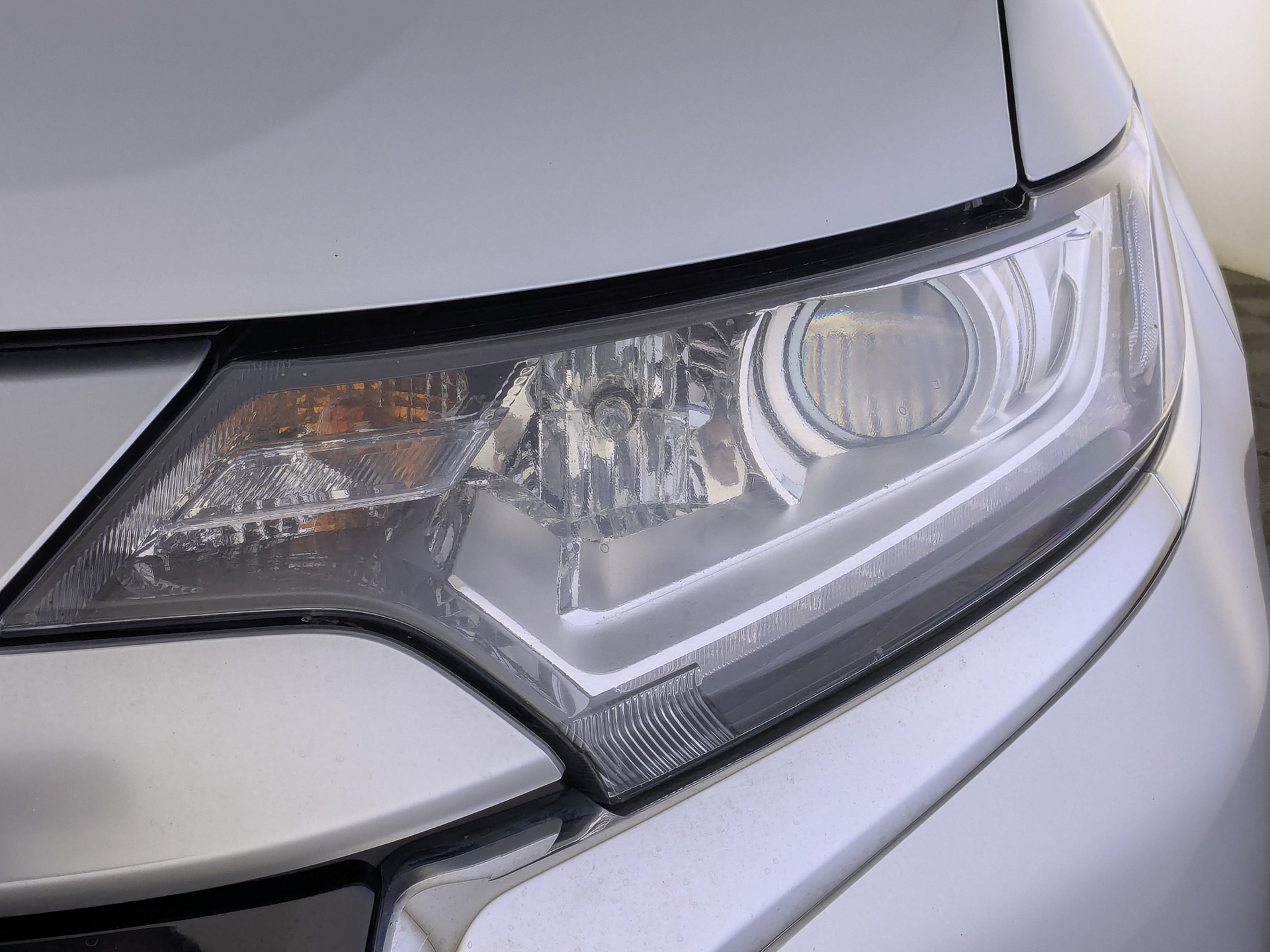 MITSUBISHI Outlander 2.00 (146 л.с), автомат, 2019, пробег 90 929 км