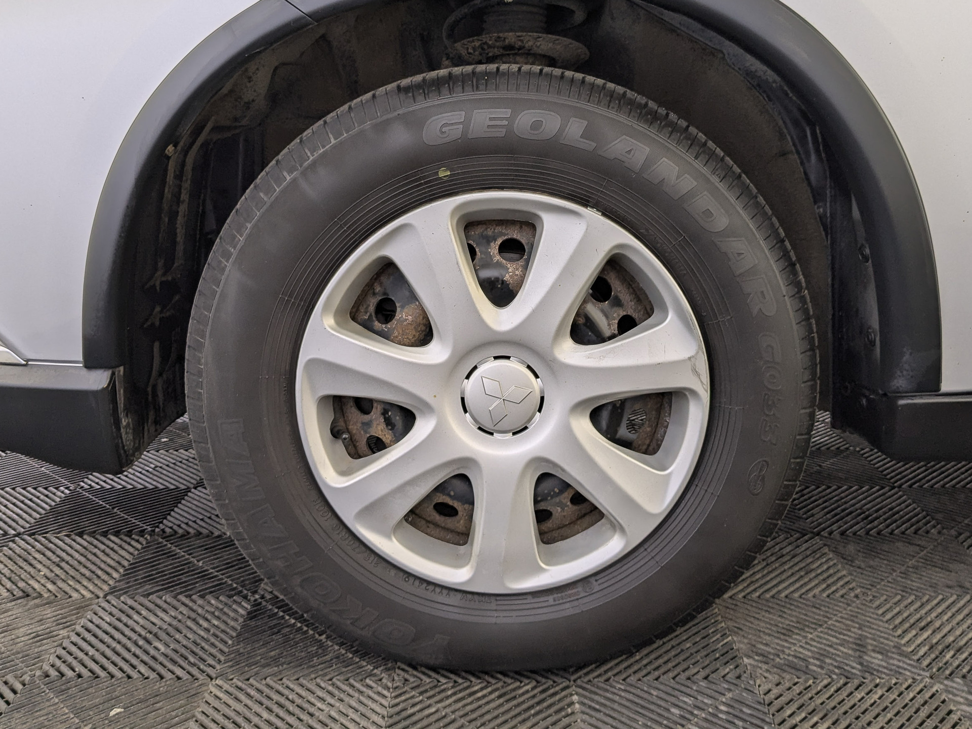 MITSUBISHI Outlander 2.00 (146 л.с), автомат, 2019, пробег 90 929 км