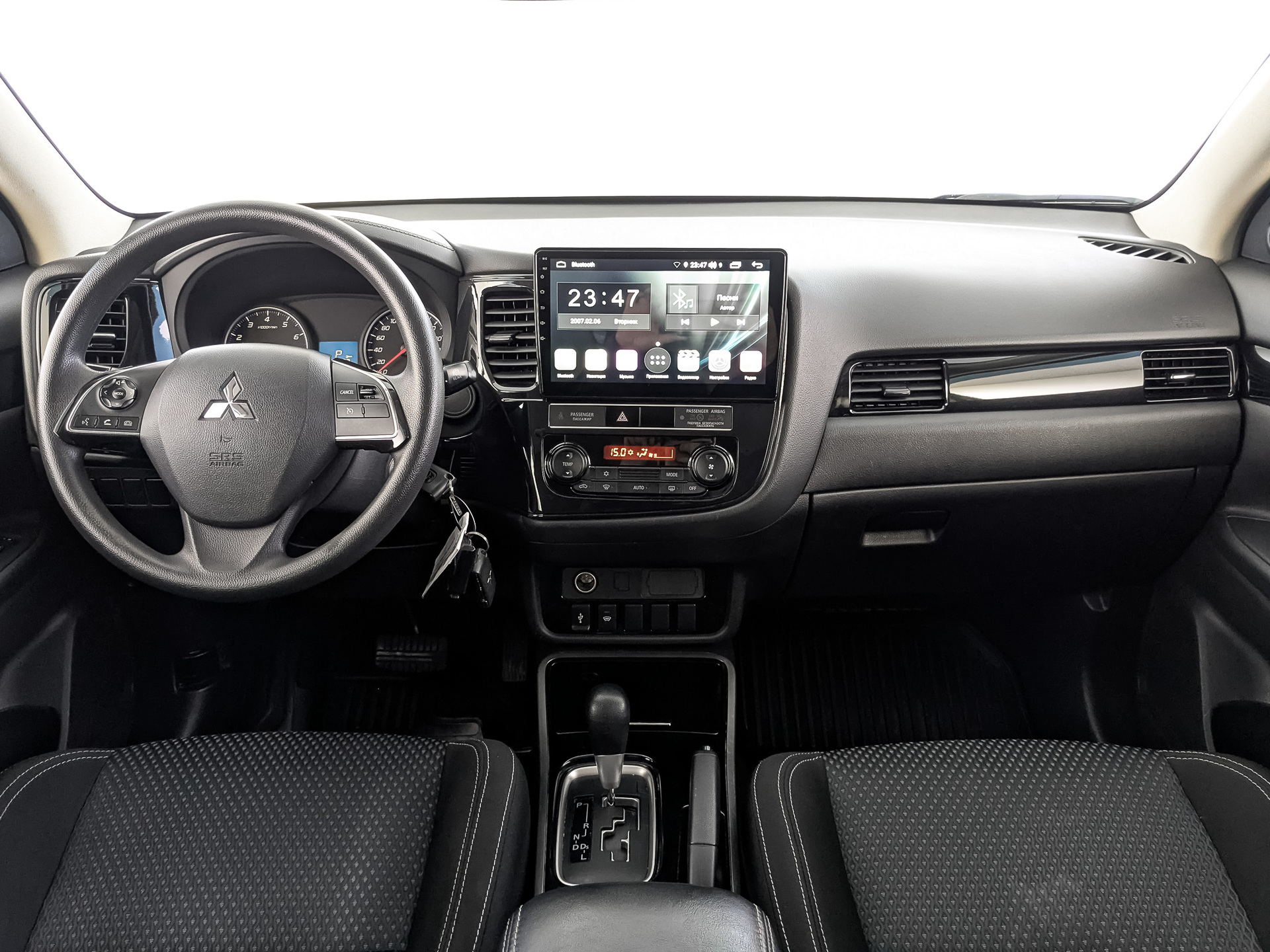 MITSUBISHI Outlander 2.00 (146 л.с), автомат, 2019, пробег 90 929 км