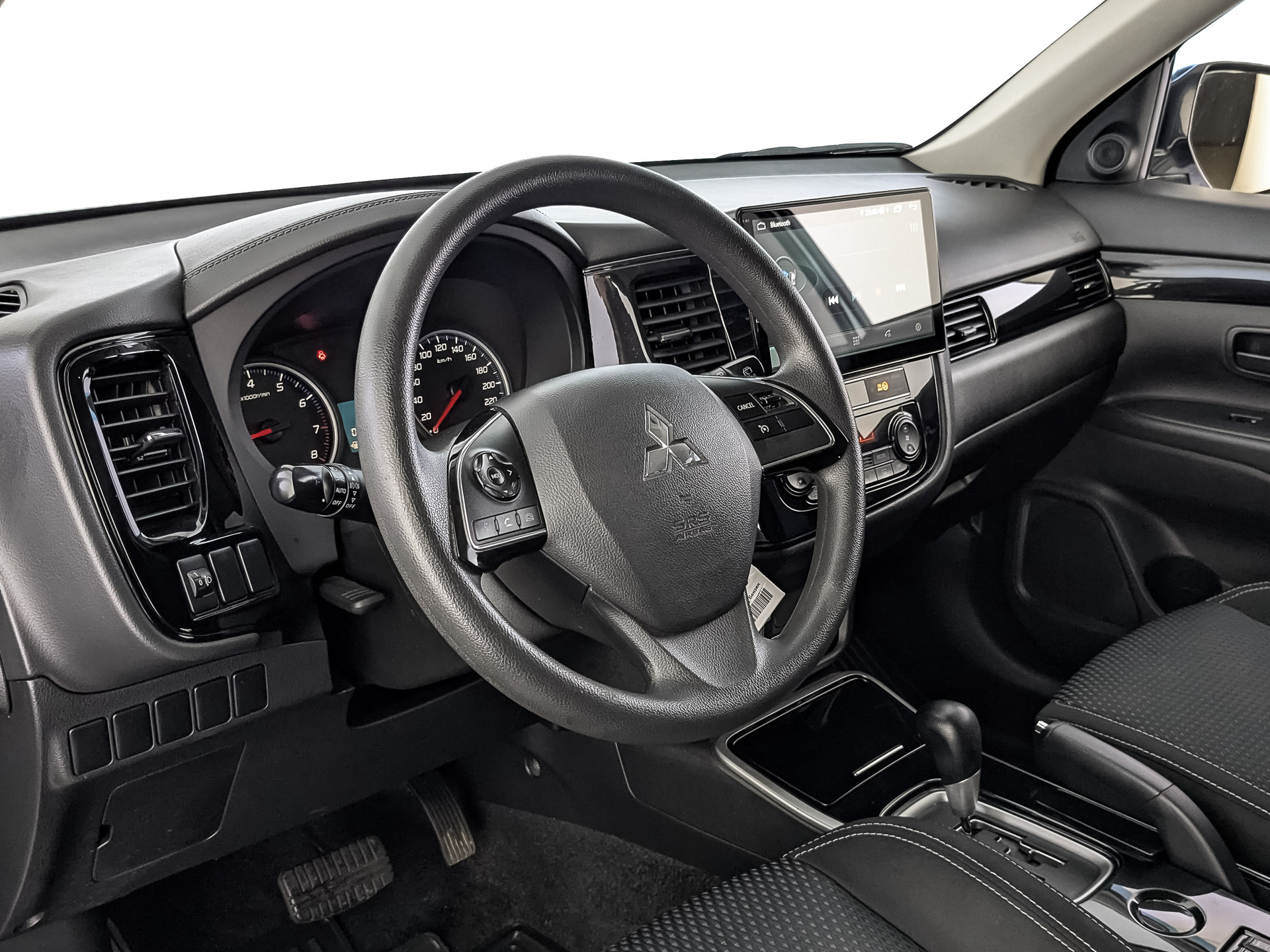 MITSUBISHI Outlander 2.00 (146 л.с), автомат, 2019, пробег 90 929 км